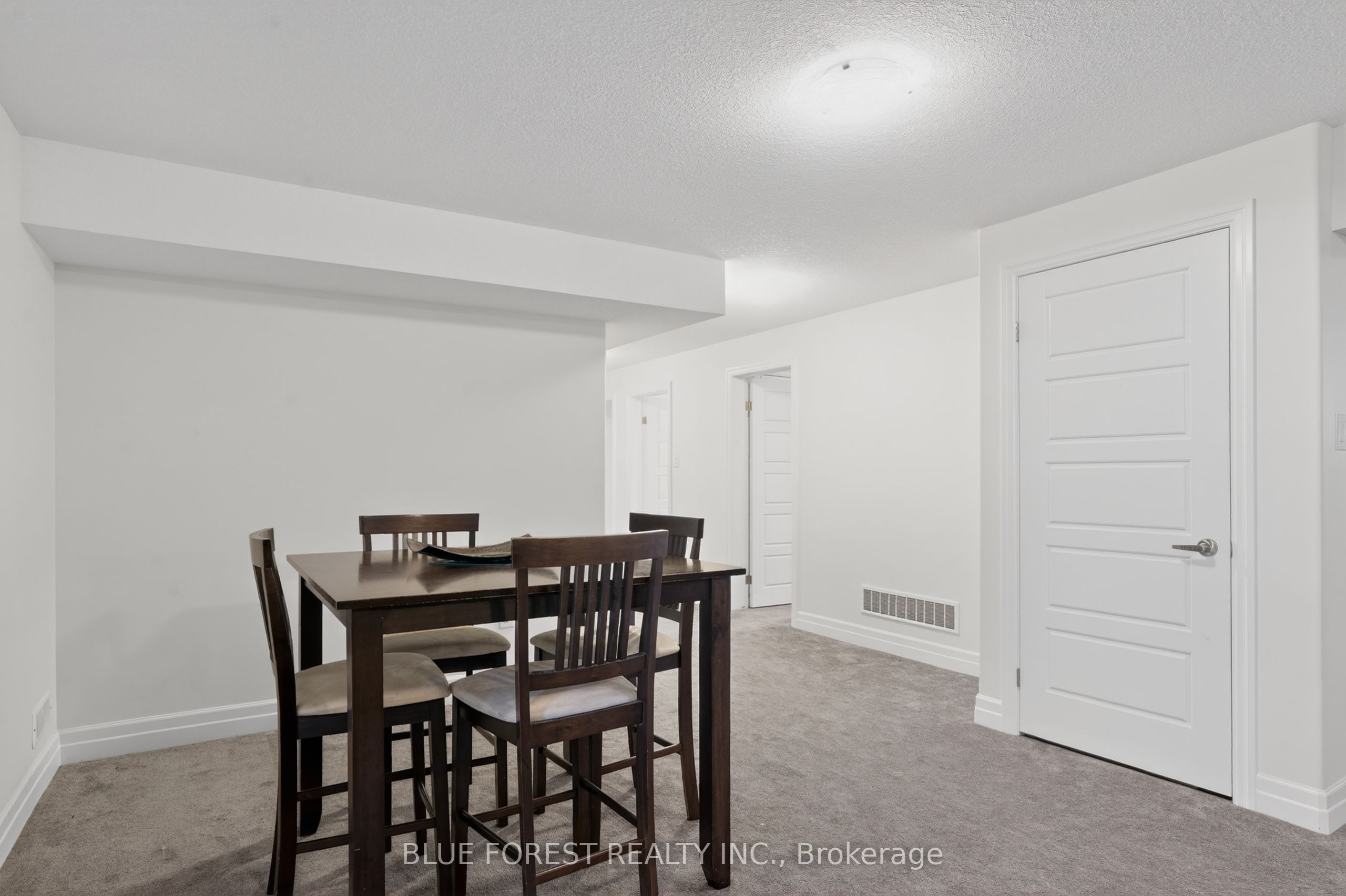 14 Thames Springs Crescent Property Photo 30