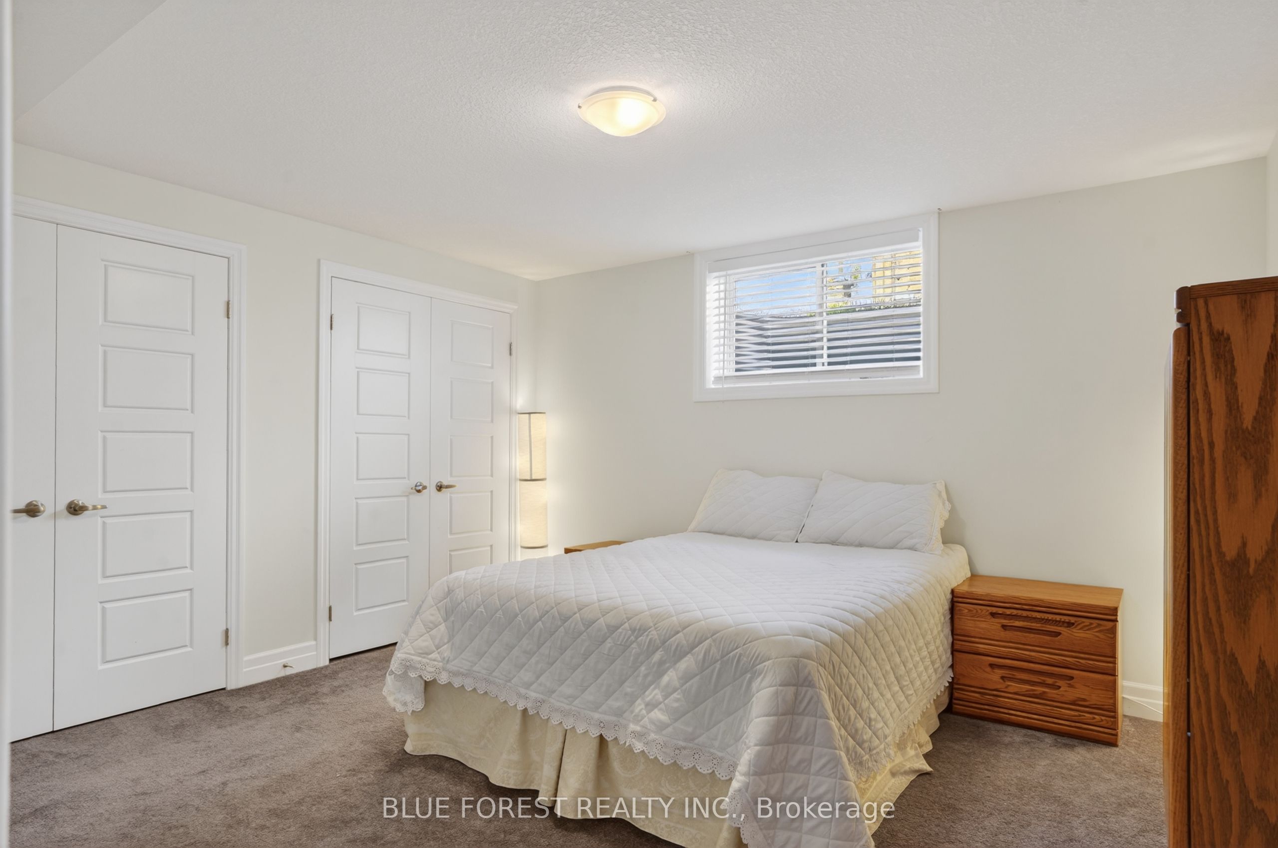 14 Thames Springs Crescent Property Photo 32