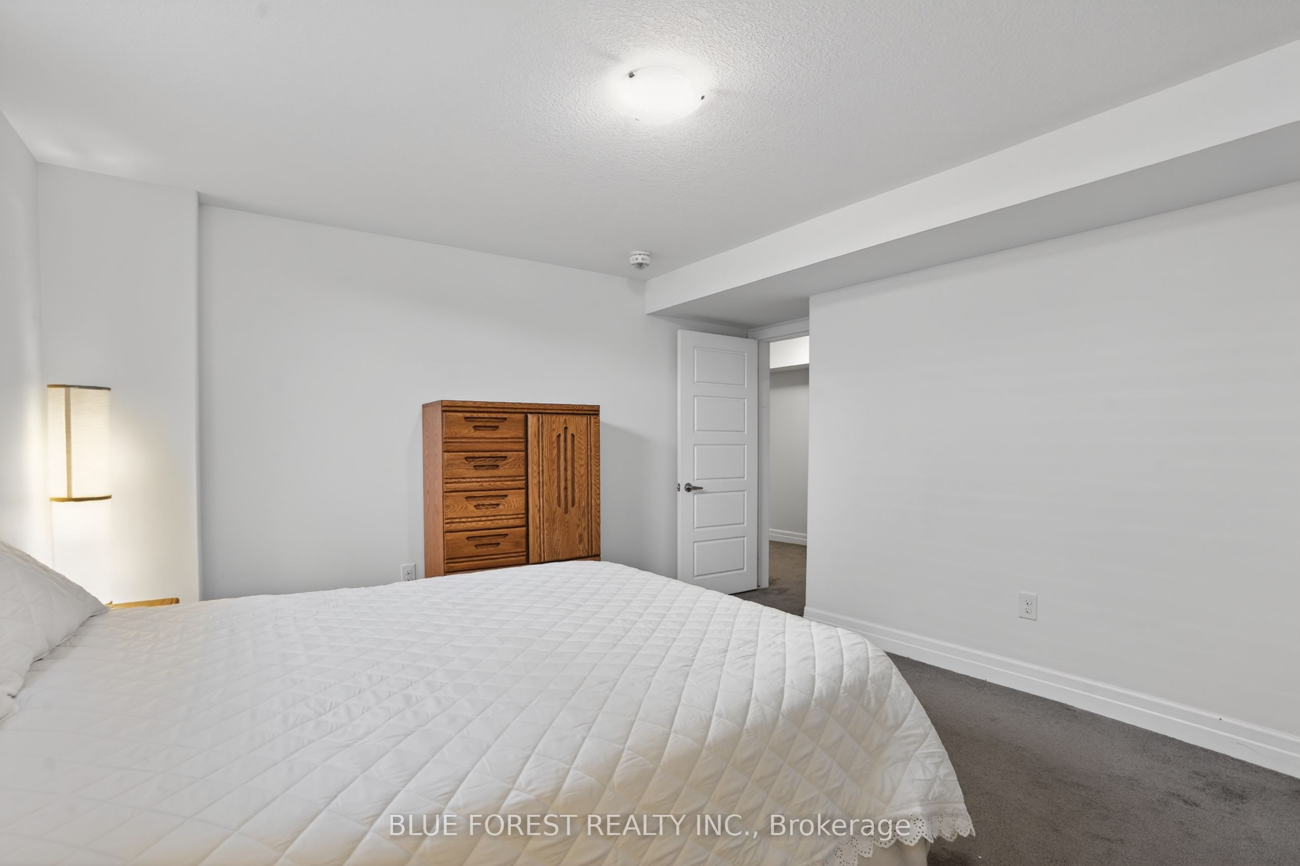 14 Thames Springs Crescent Property Photo 33