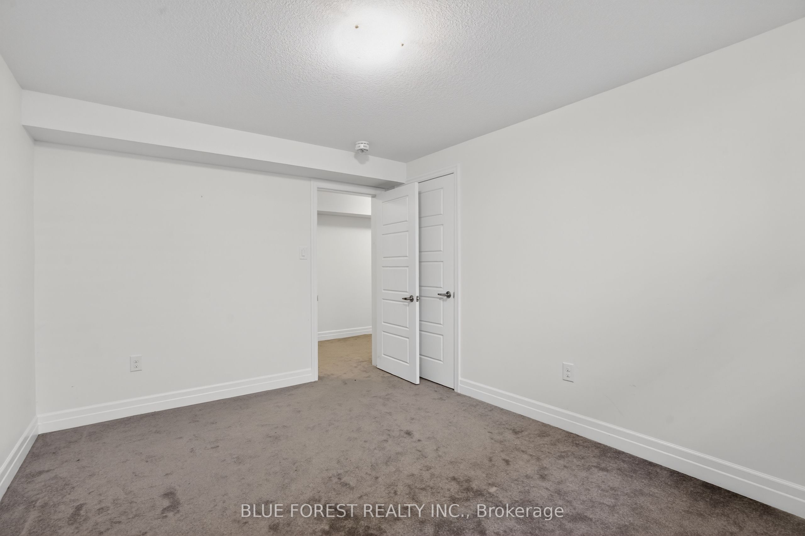 14 Thames Springs Crescent Property Photo 34