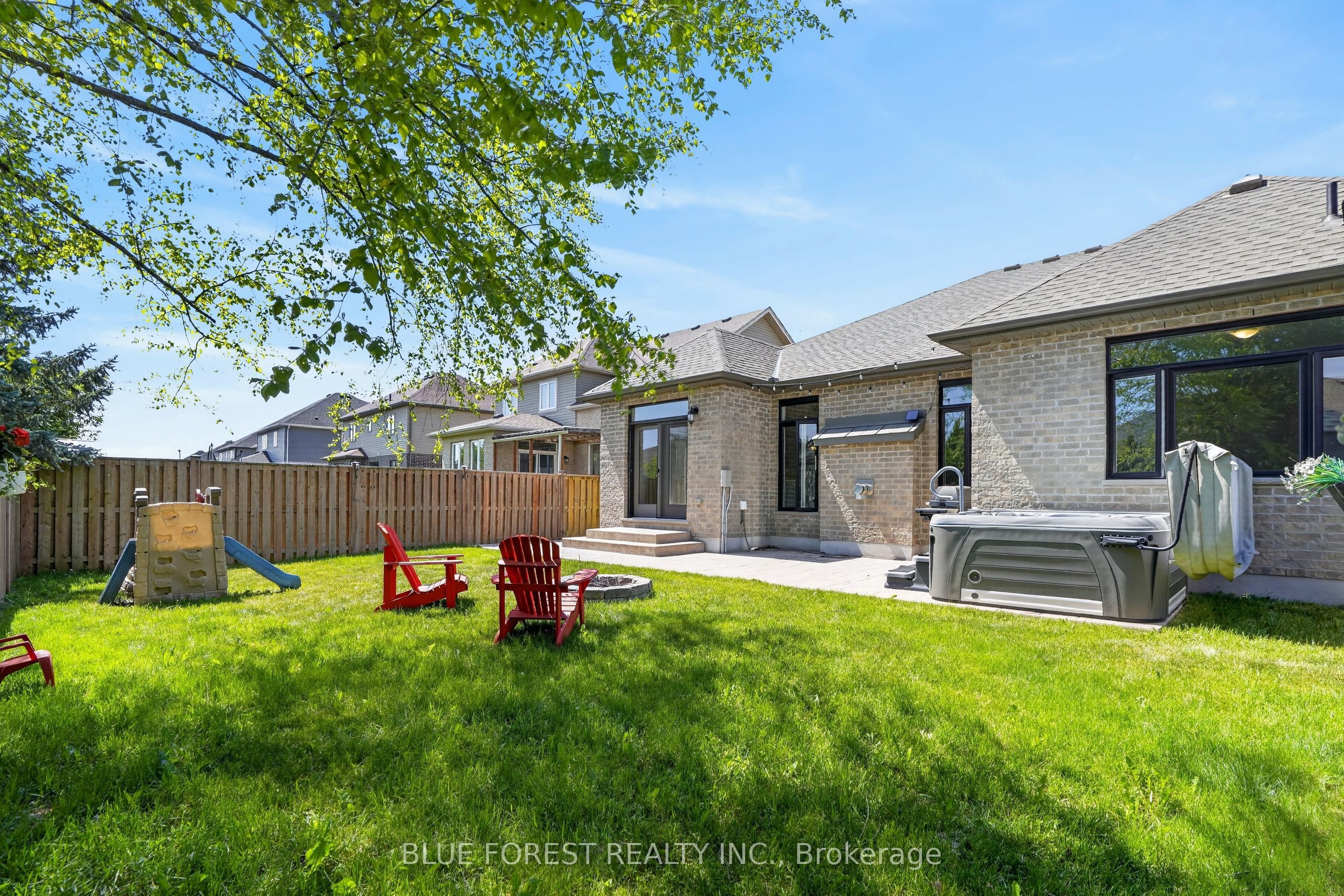 14 Thames Springs Crescent Property Photo 38