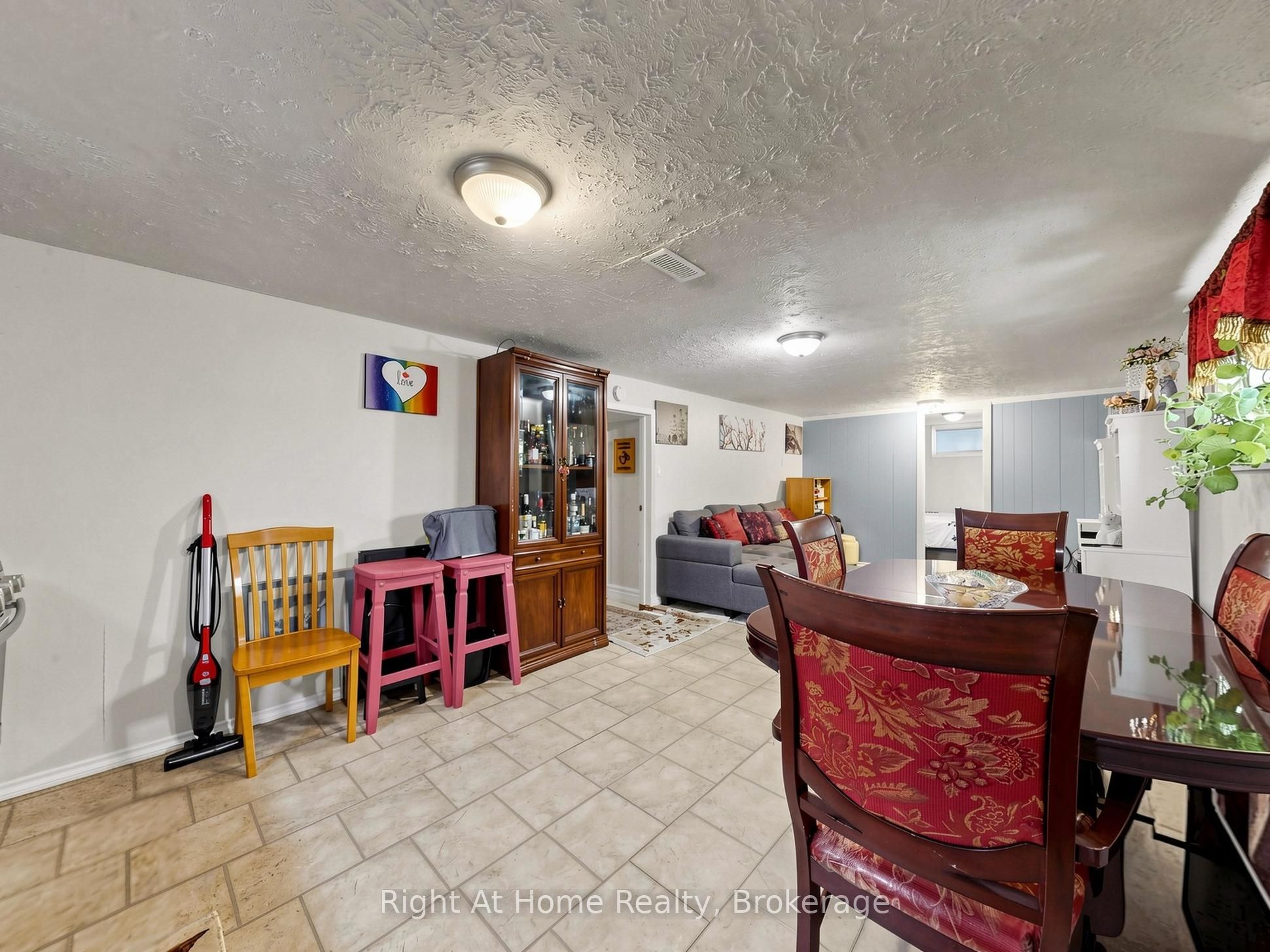 536 Barbara Street Property Photo 35