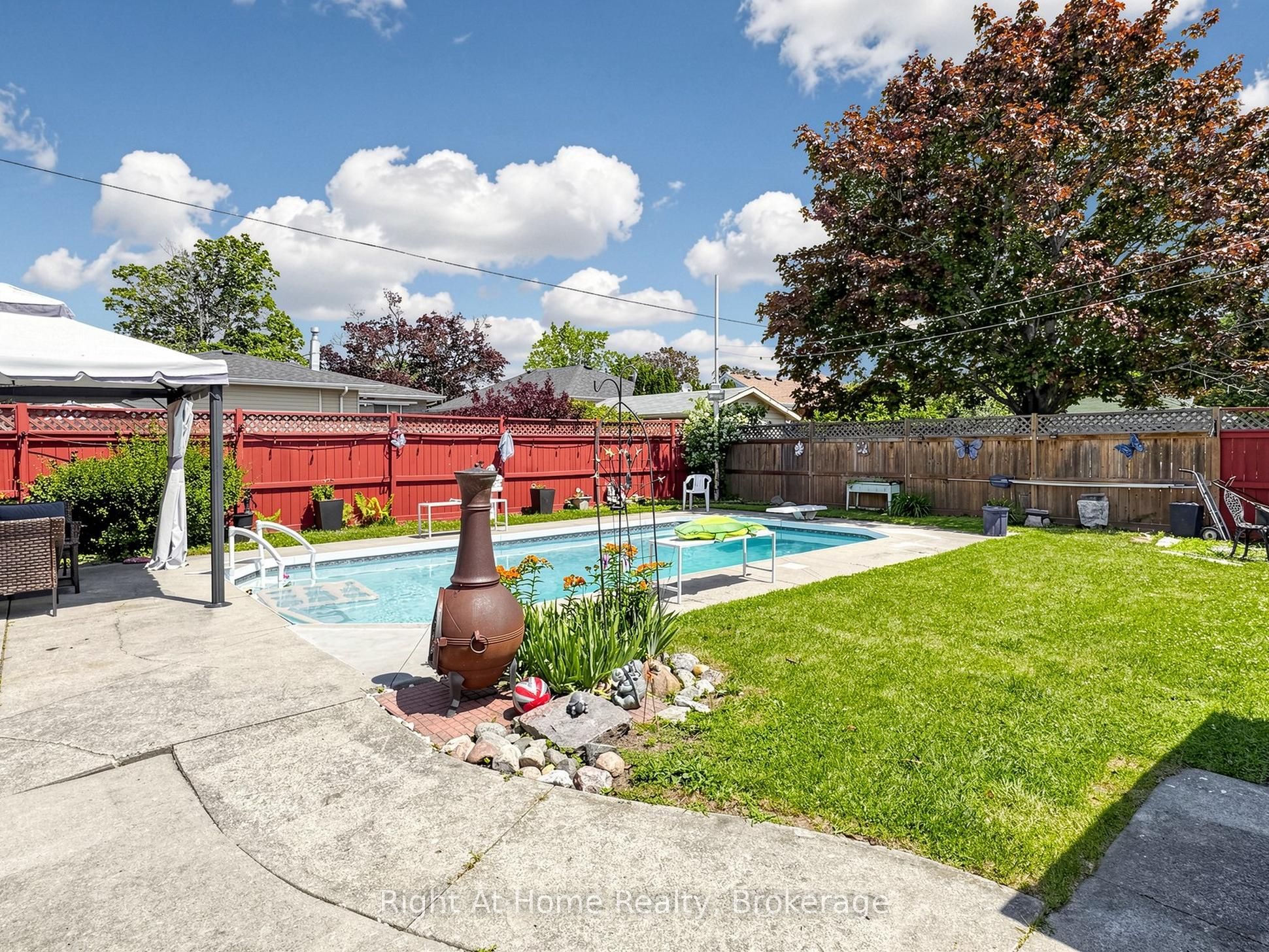 536 Barbara Street Property Photo 44