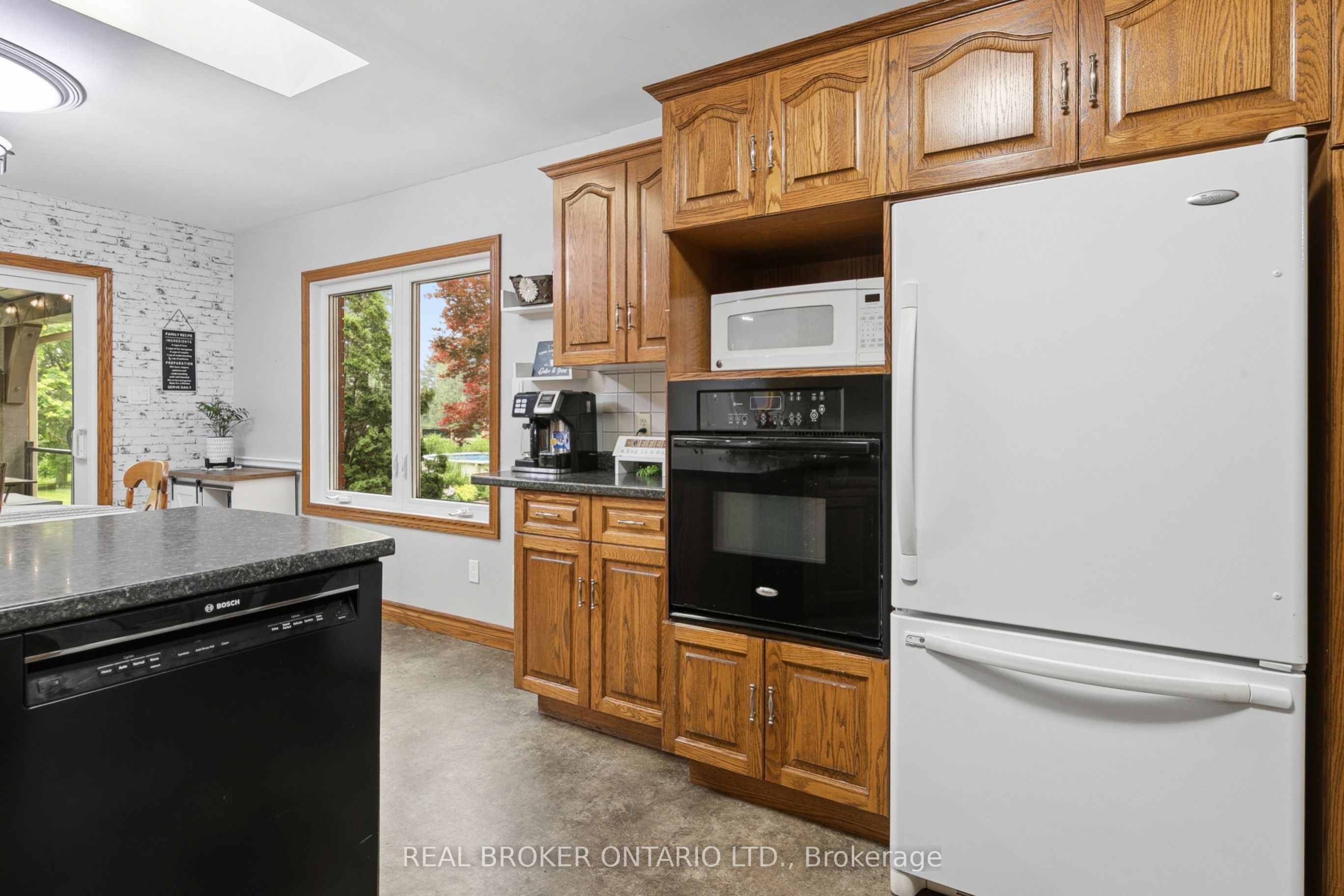 7323 Sideroad 15 Property Photo 12