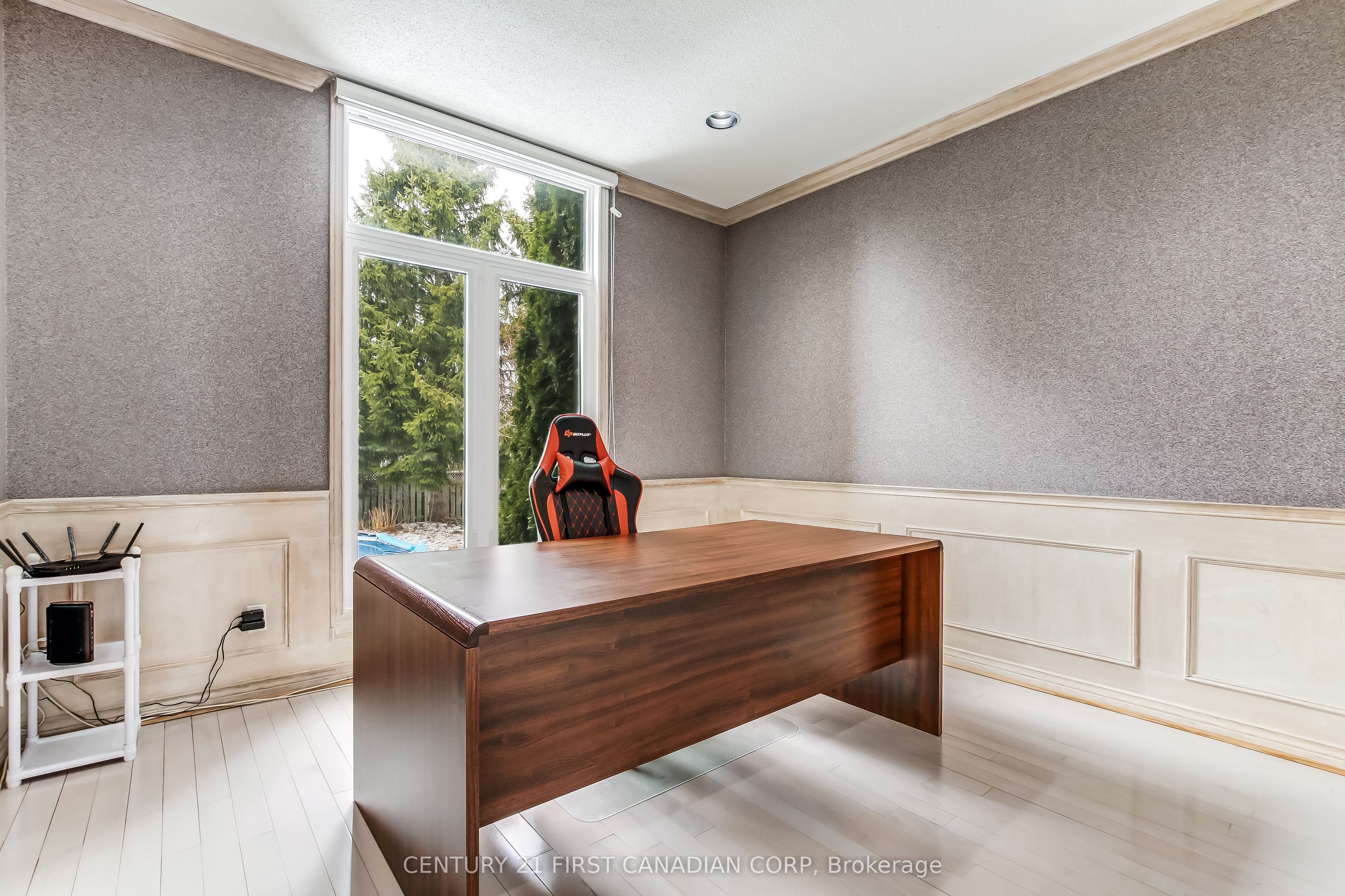 442 Ambleside Drive Property Photo 6