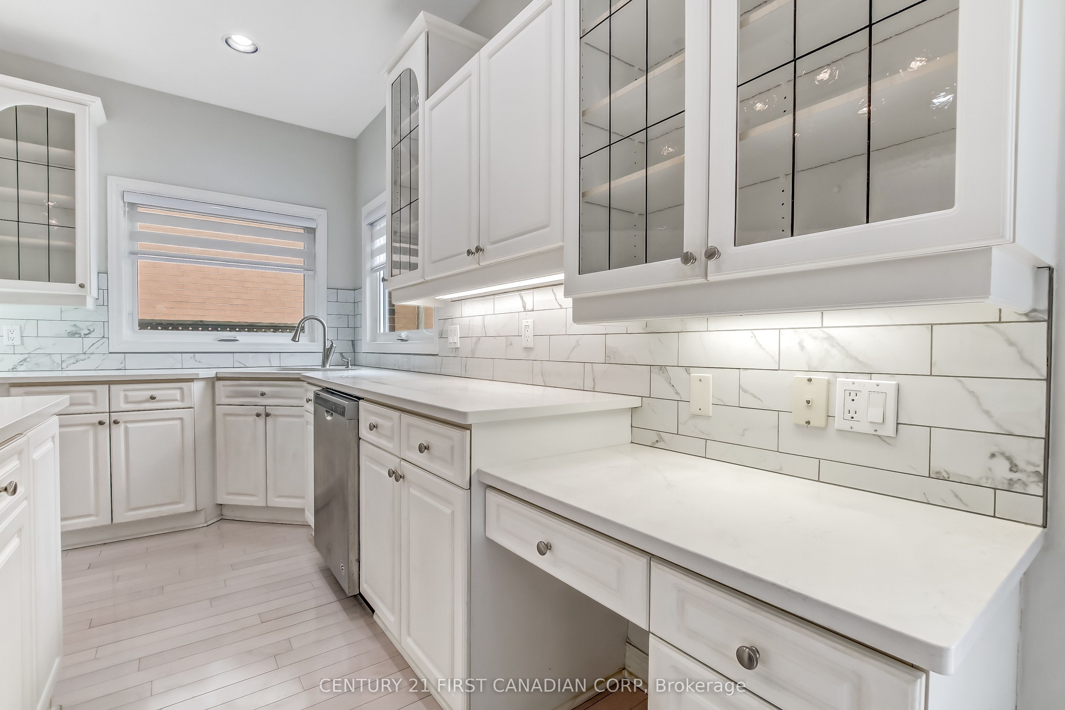 442 Ambleside Drive Property Photo 14