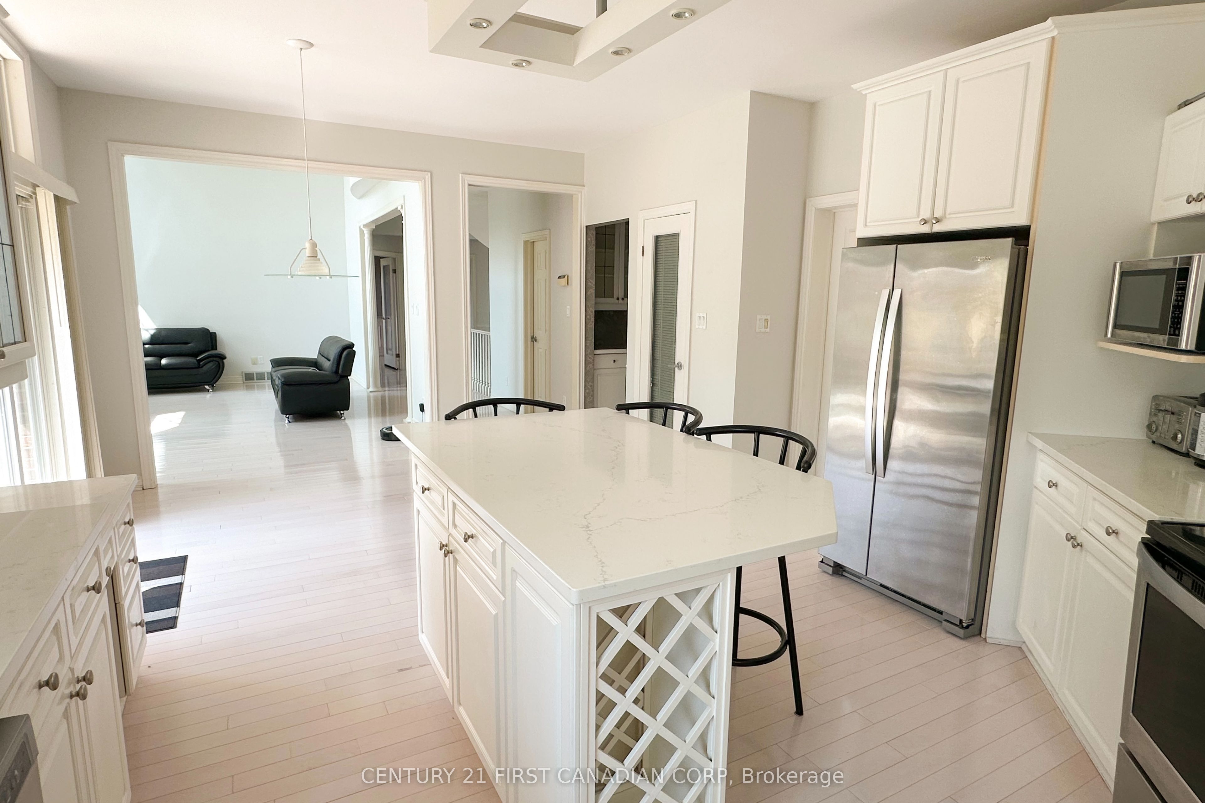 442 Ambleside Drive Property Photo 15