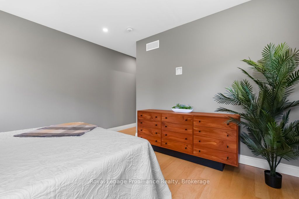 556 Marsh Hill Road Property Photo 22