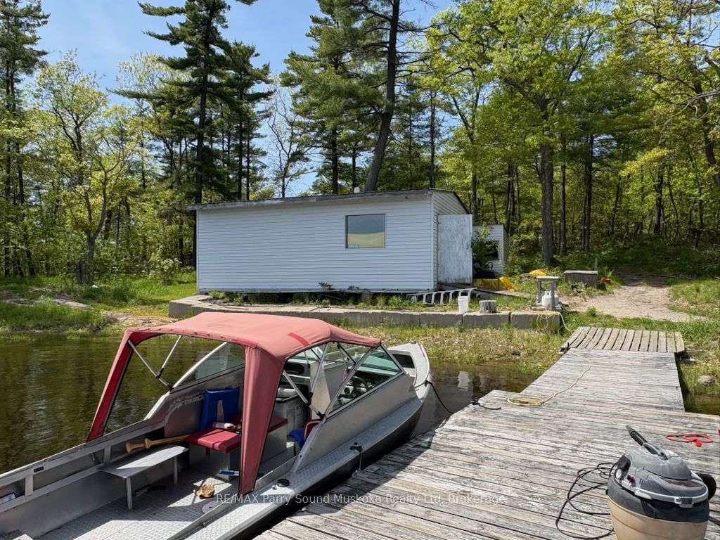 16 B55 Island Property Photo 43