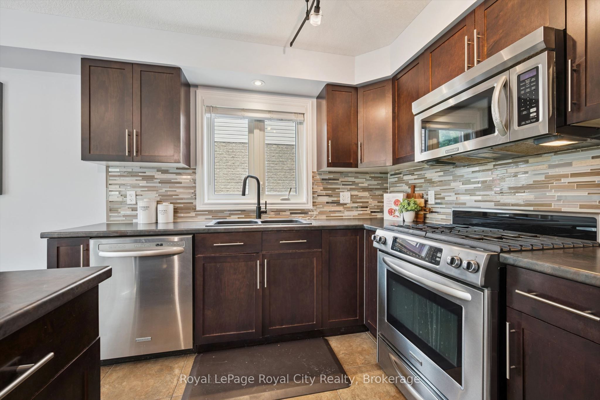 138 Flanders Road Property Photo 18