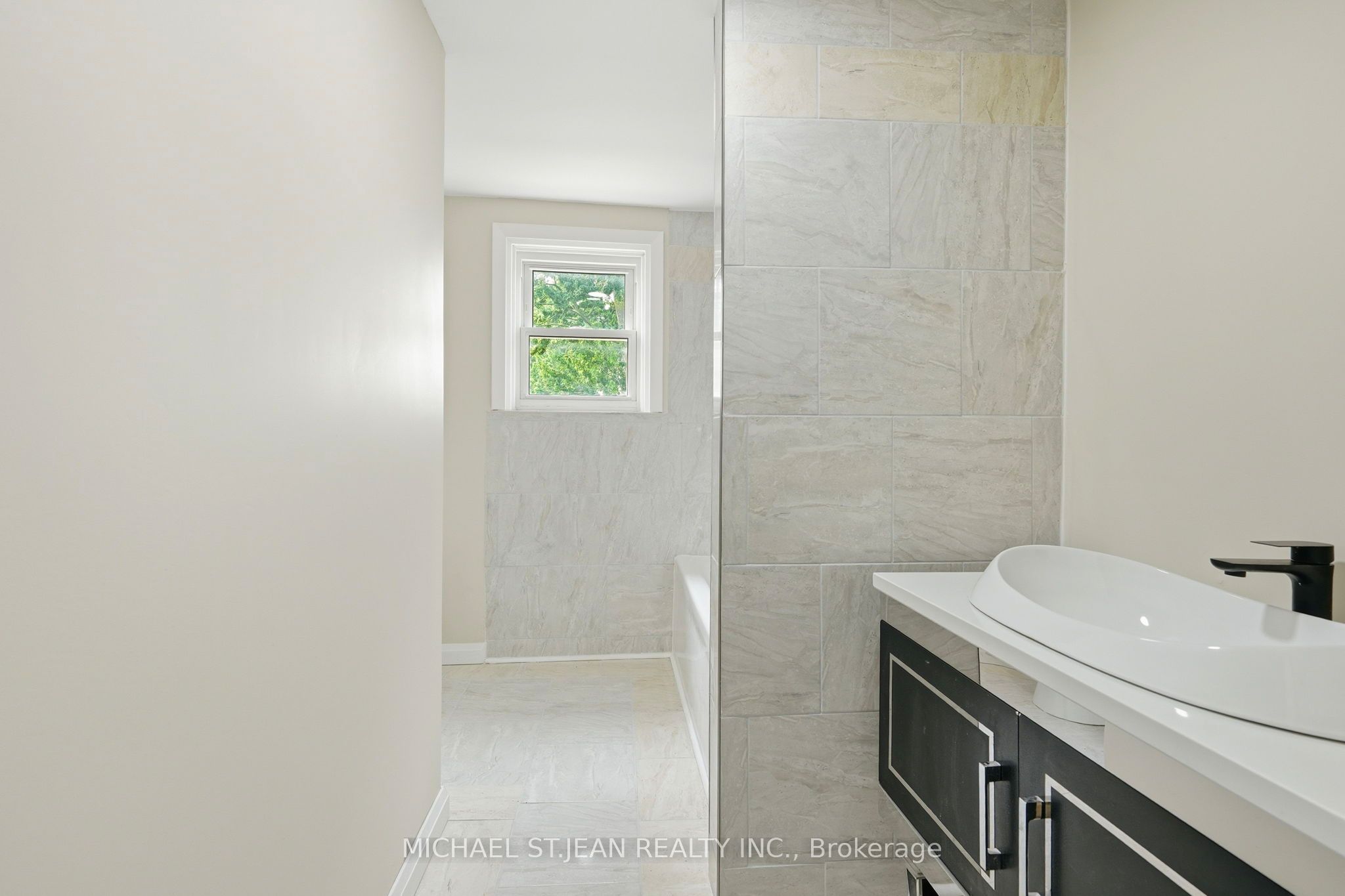 26 State Street Property Photo 19