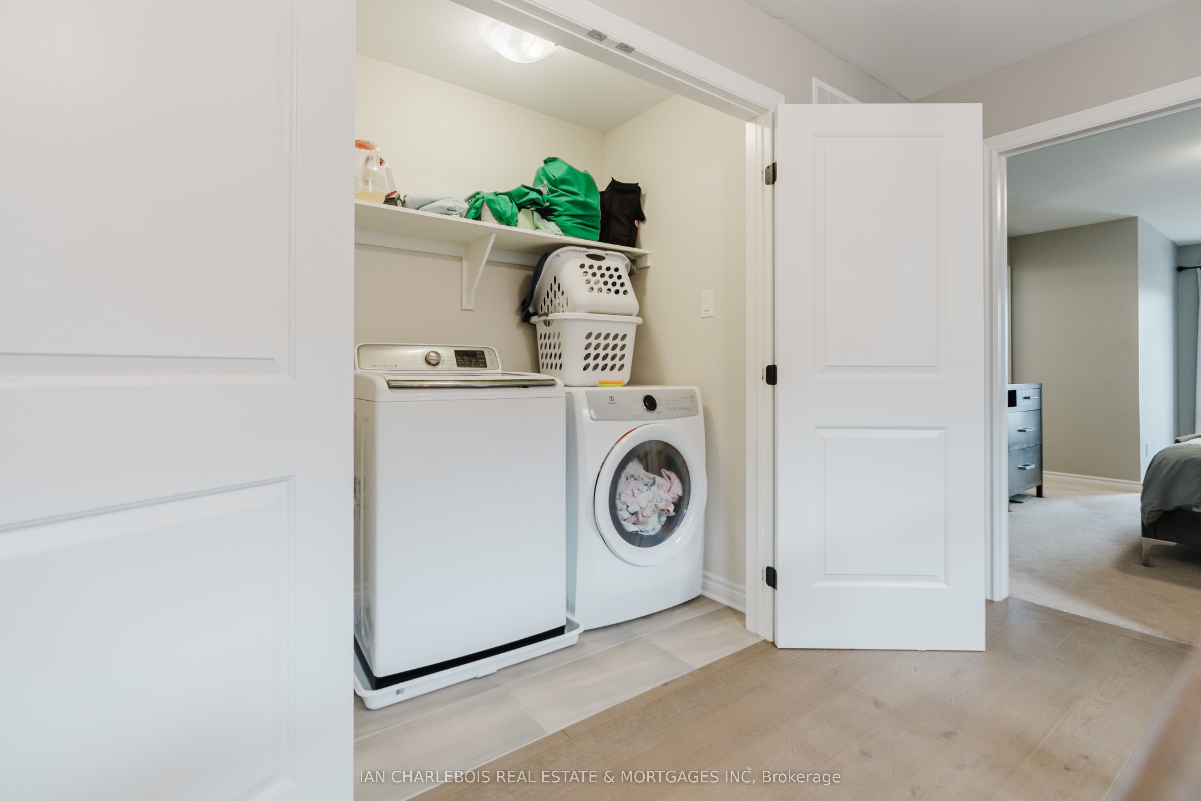 749 Namur Street Property Photo 23