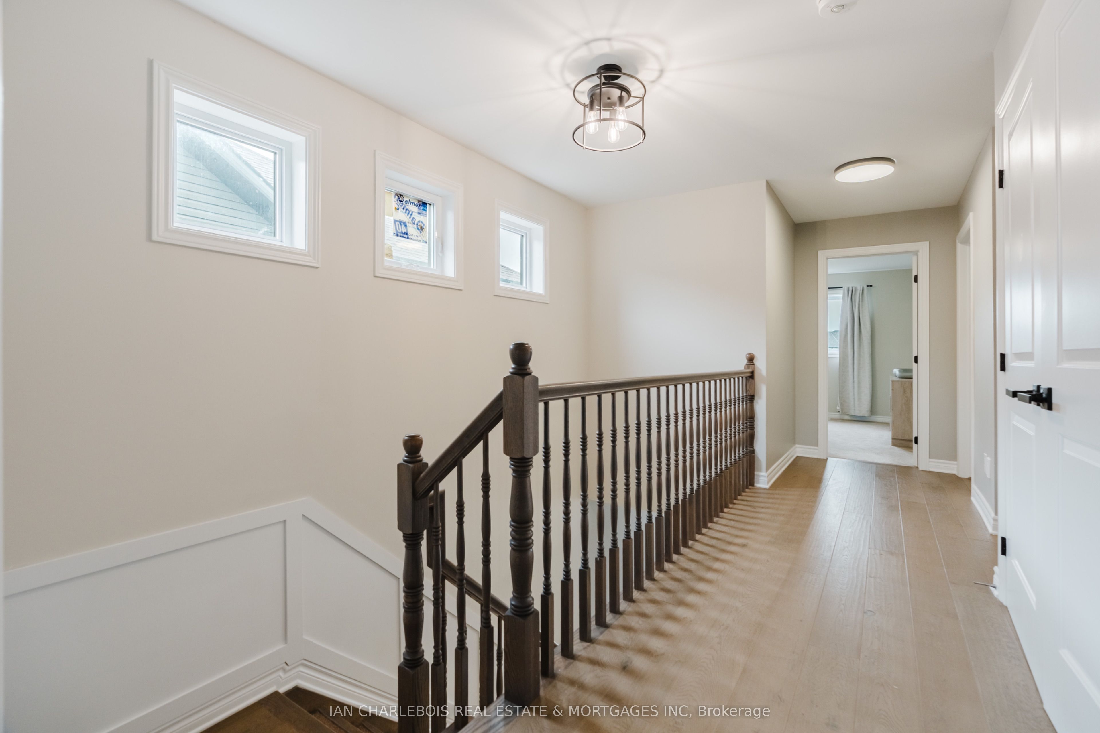 749 Namur Street Property Photo 24