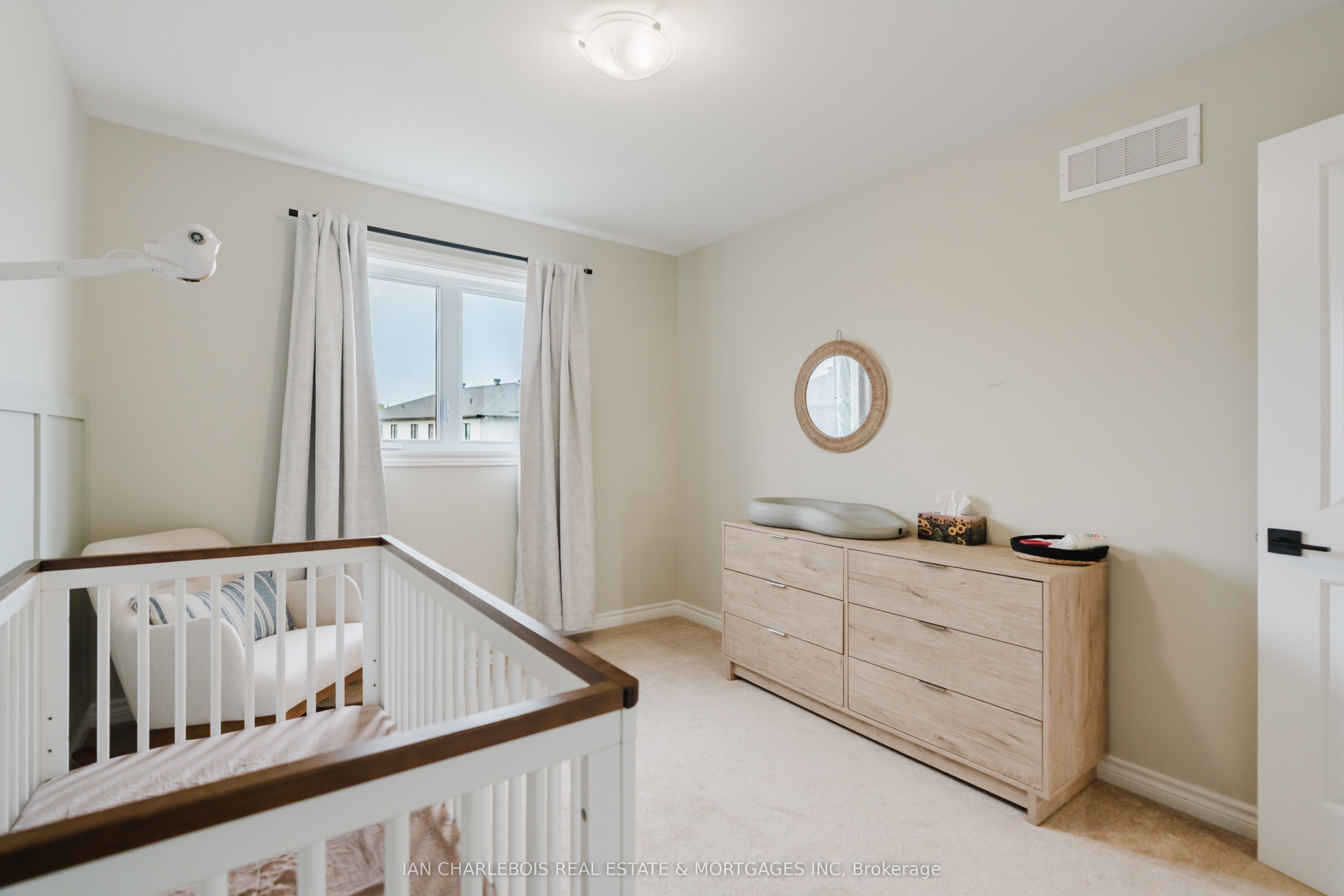 749 Namur Street Property Photo 25
