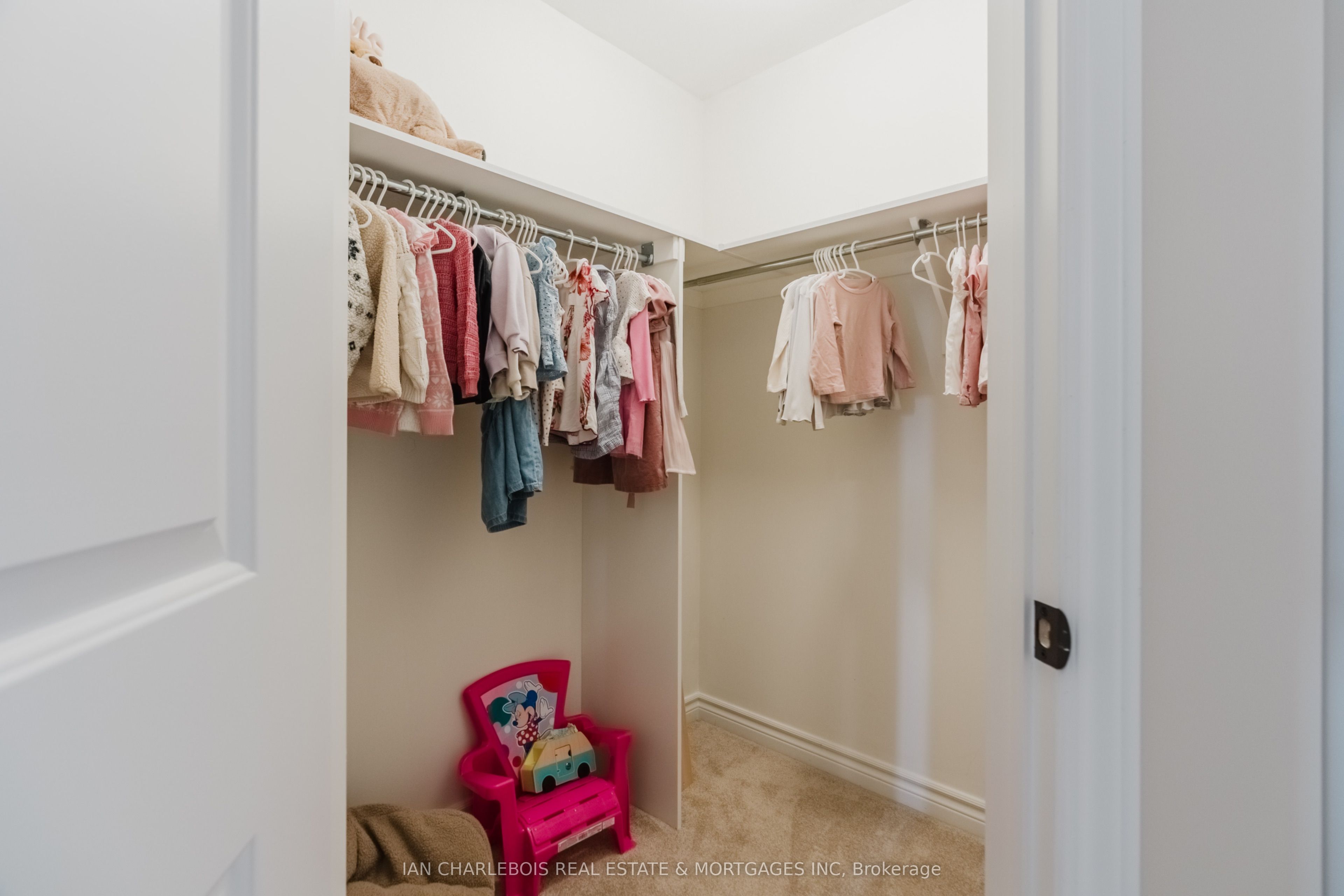 749 Namur Street Property Photo 26