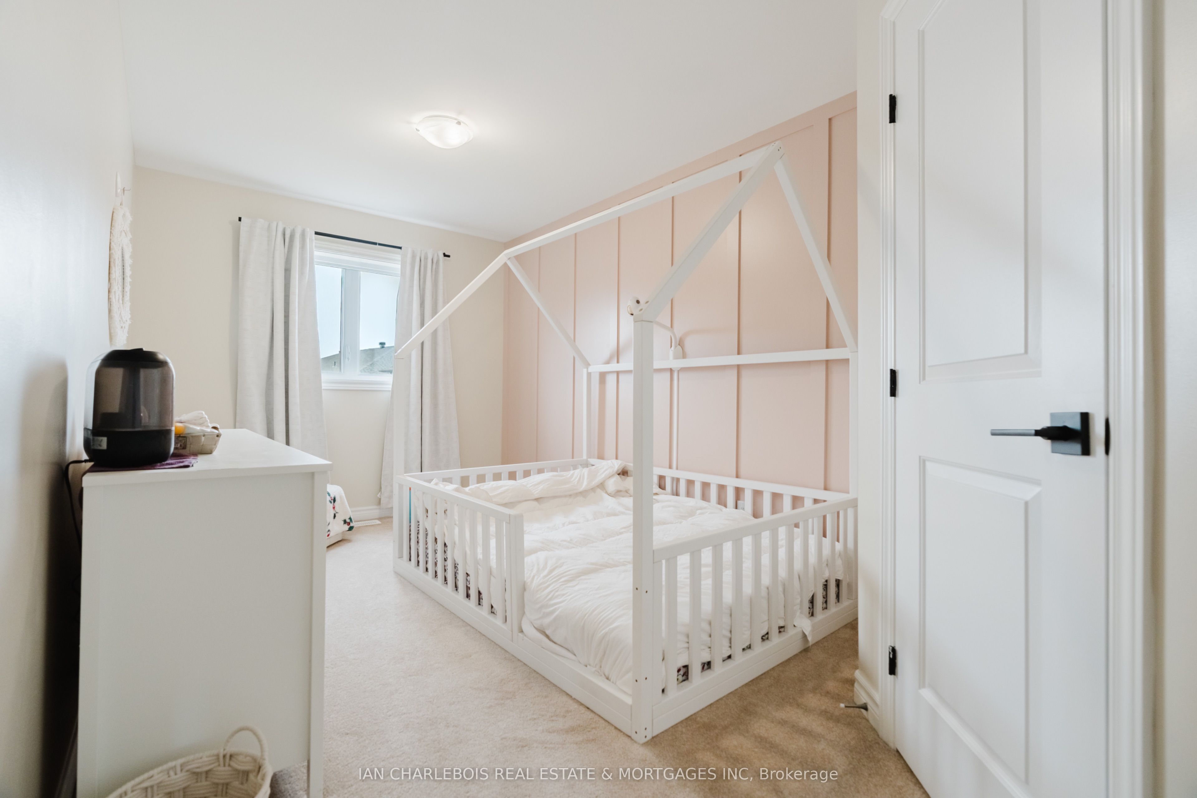 749 Namur Street Property Photo 27
