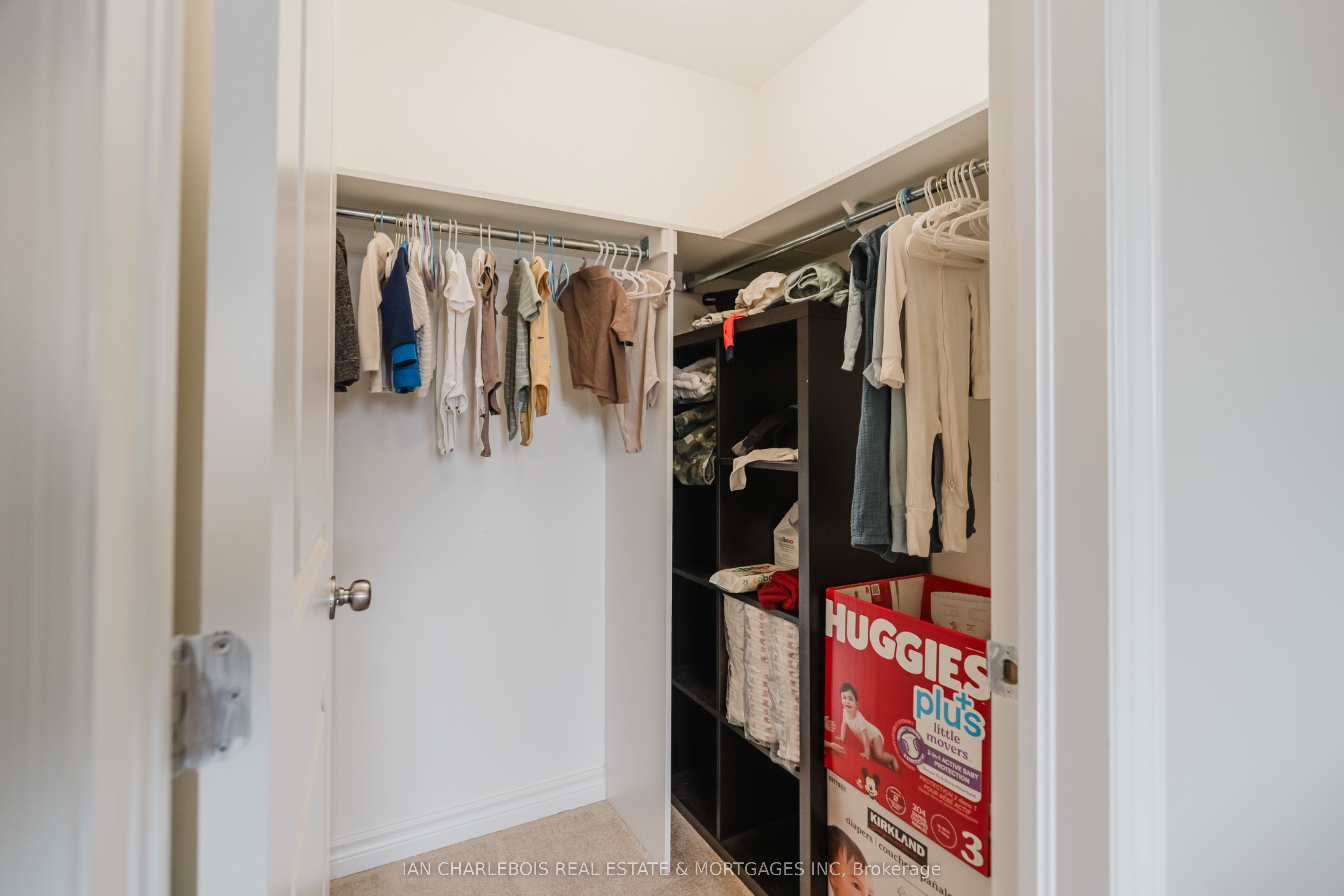 749 Namur Street Property Photo 28