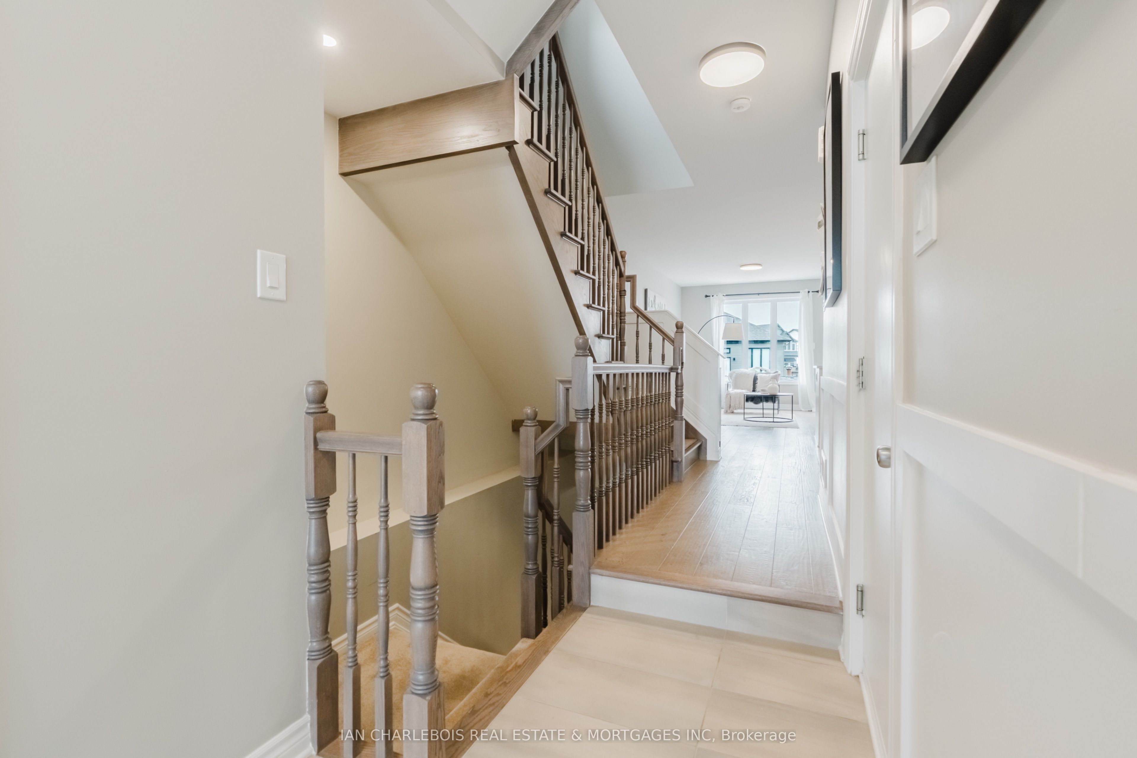 749 Namur Street Property Photo 31