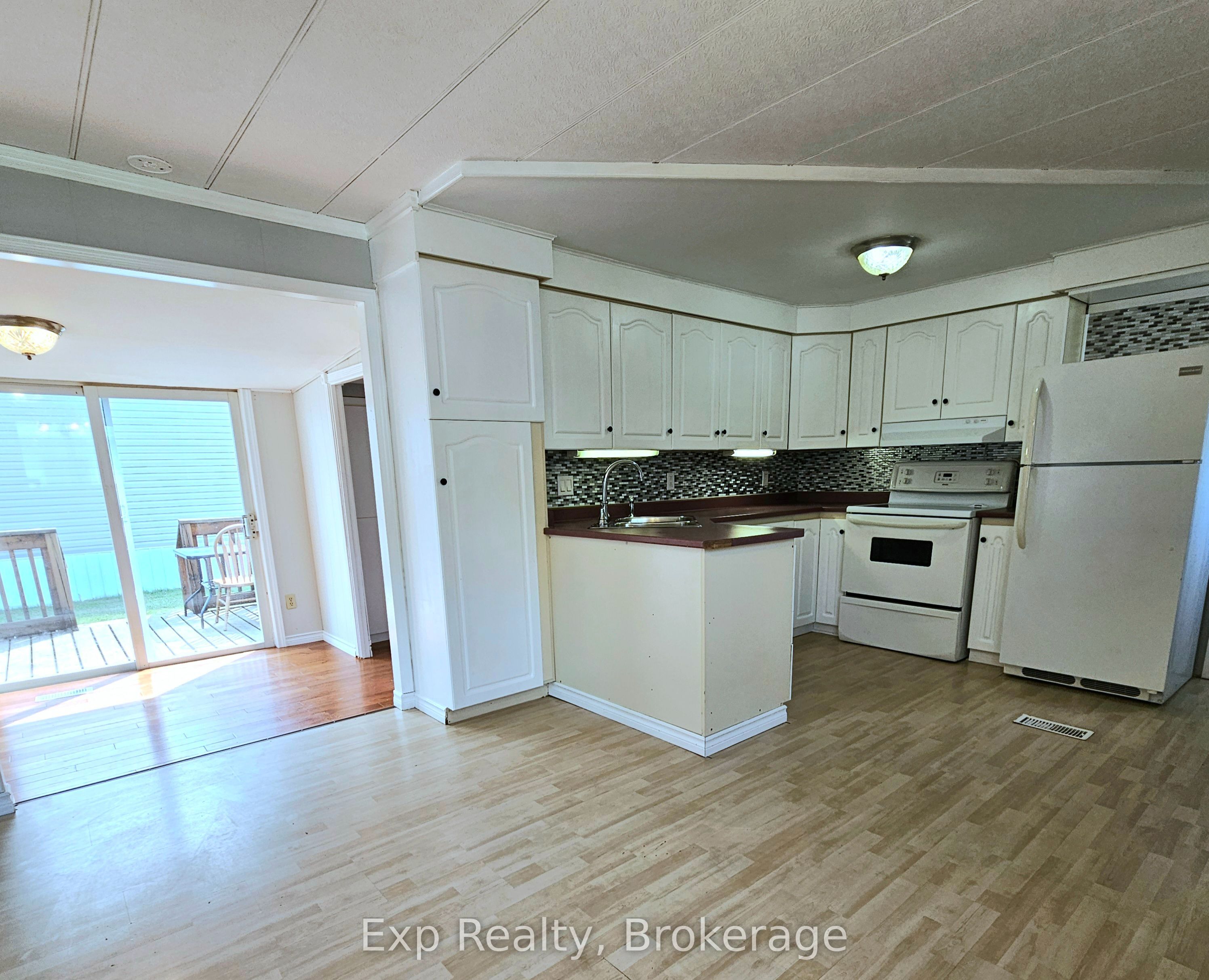 529-52 Hwy2 Estates Property Photo 6