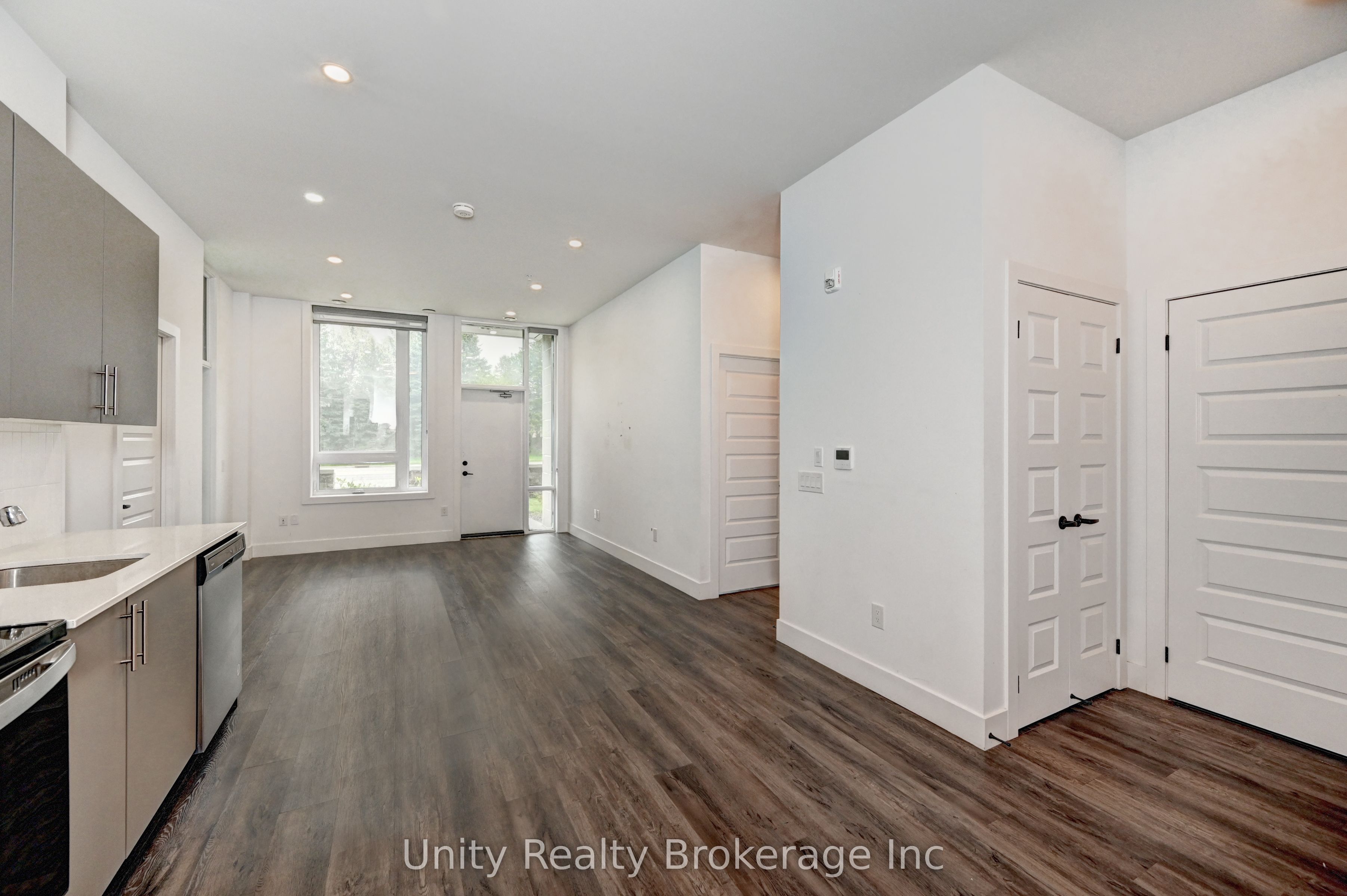 26 Lowes Street 108 Property Photo 13