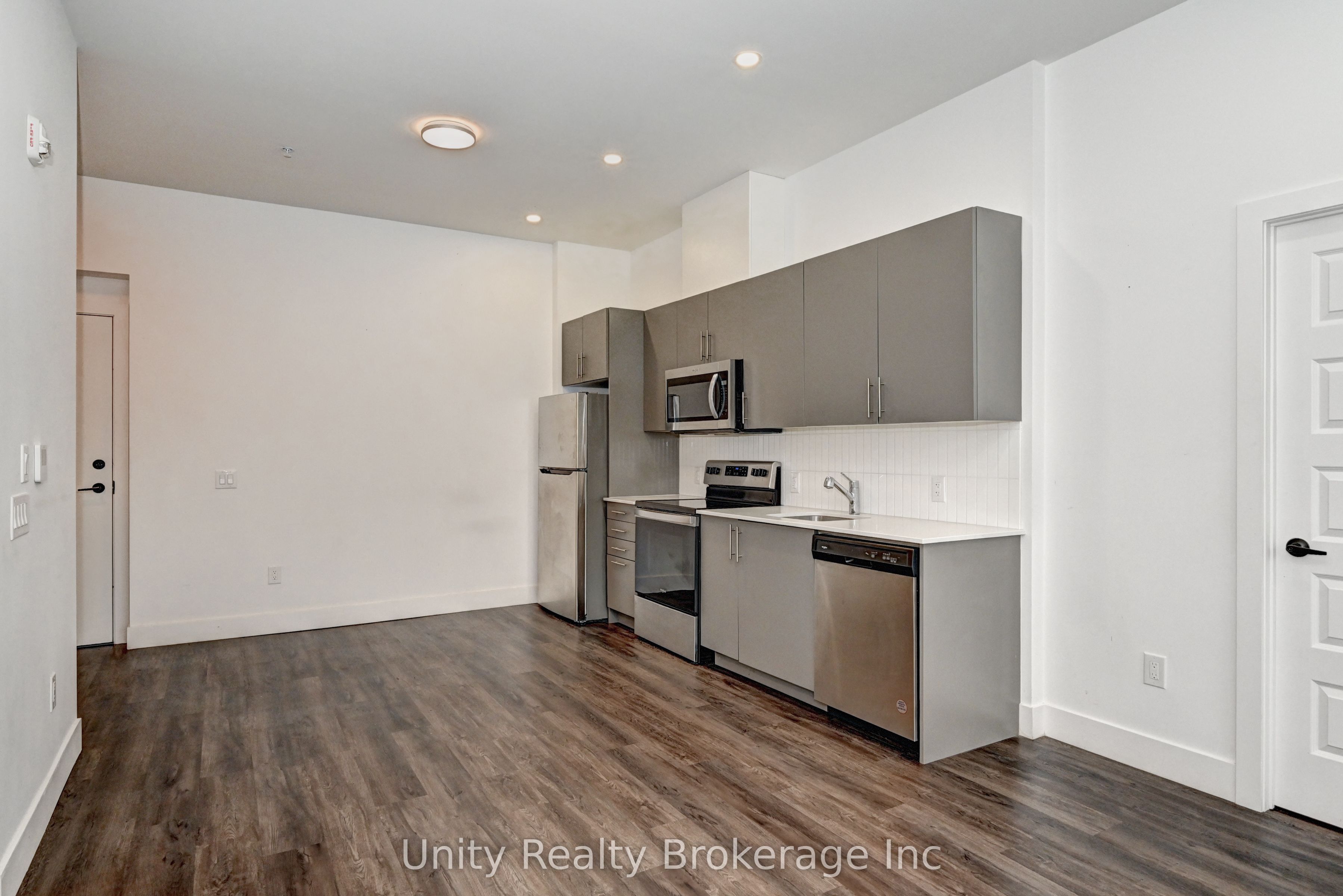 26 Lowes Street 108 Property Photo 18