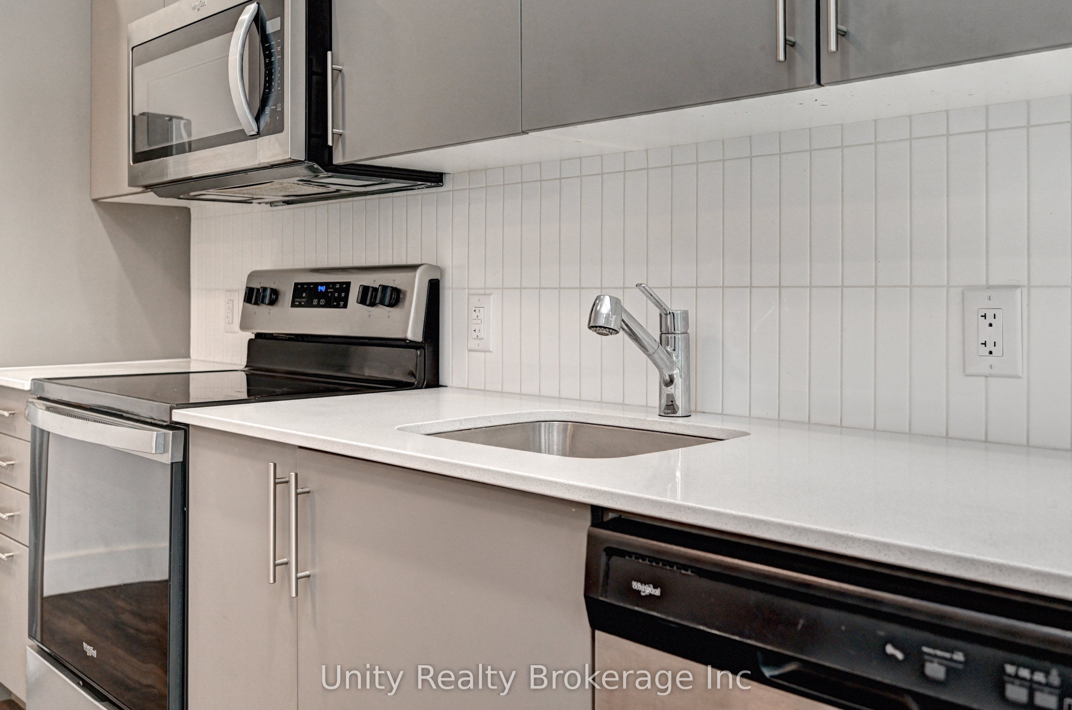 26 Lowes Street 108 Property Photo 29