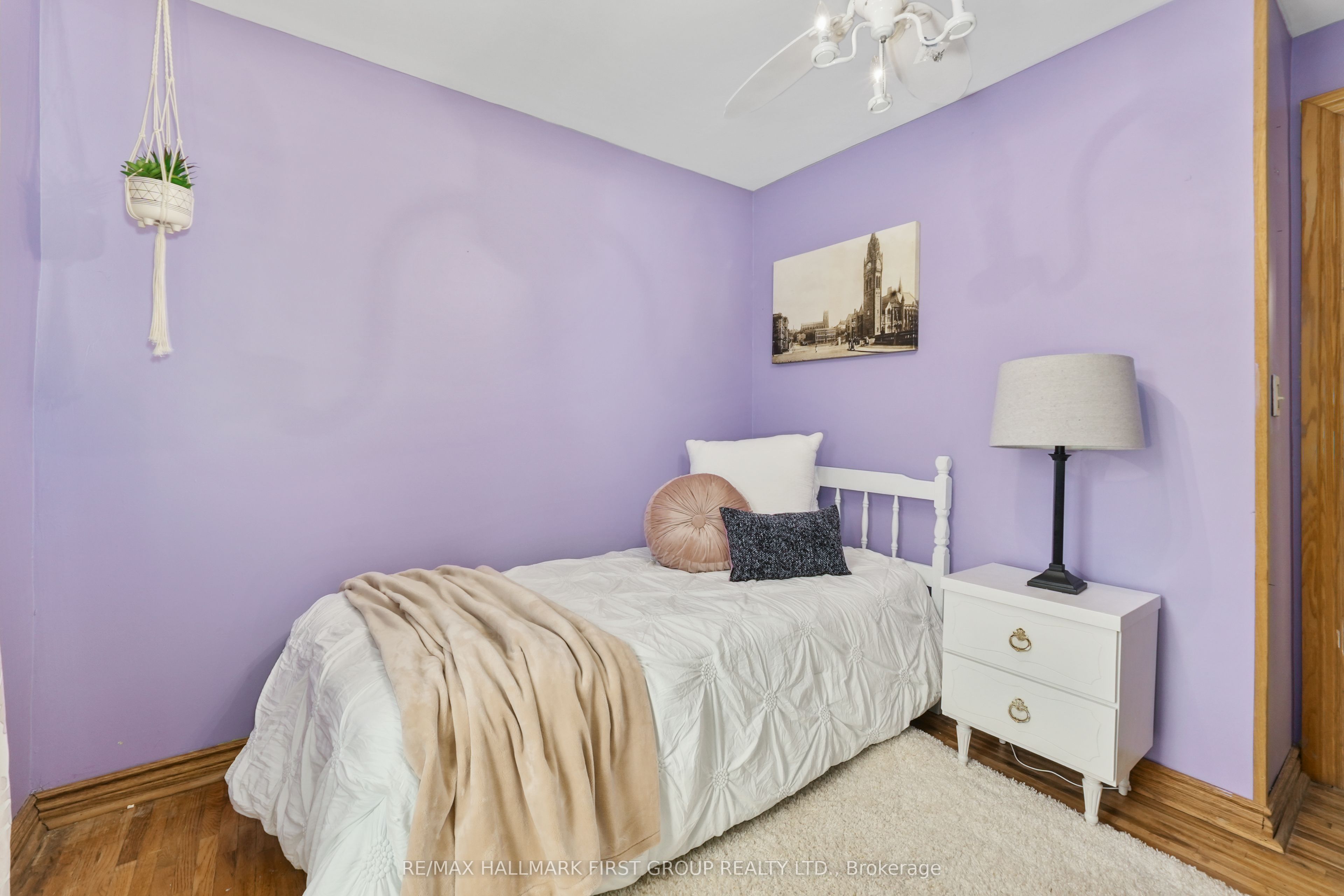 89 Rose Glen Road N Property Photo 27