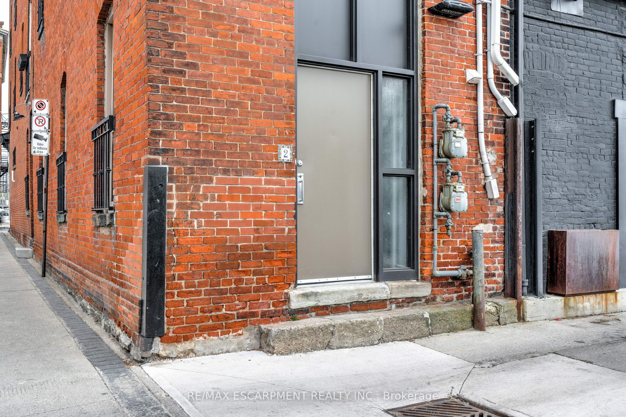 205 King Street E 2 Property Photo 3