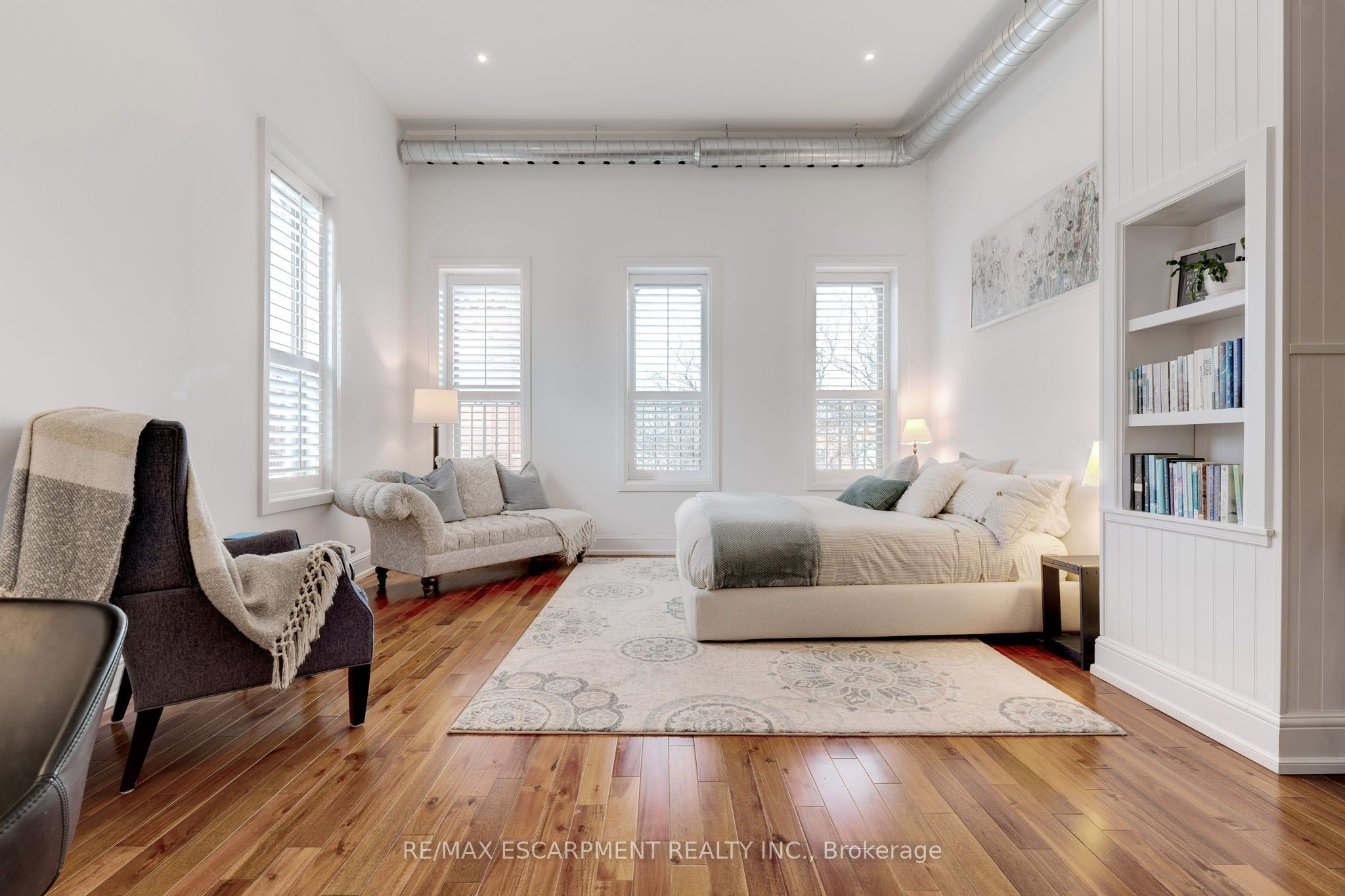 205 King Street E 2 Property Photo 28