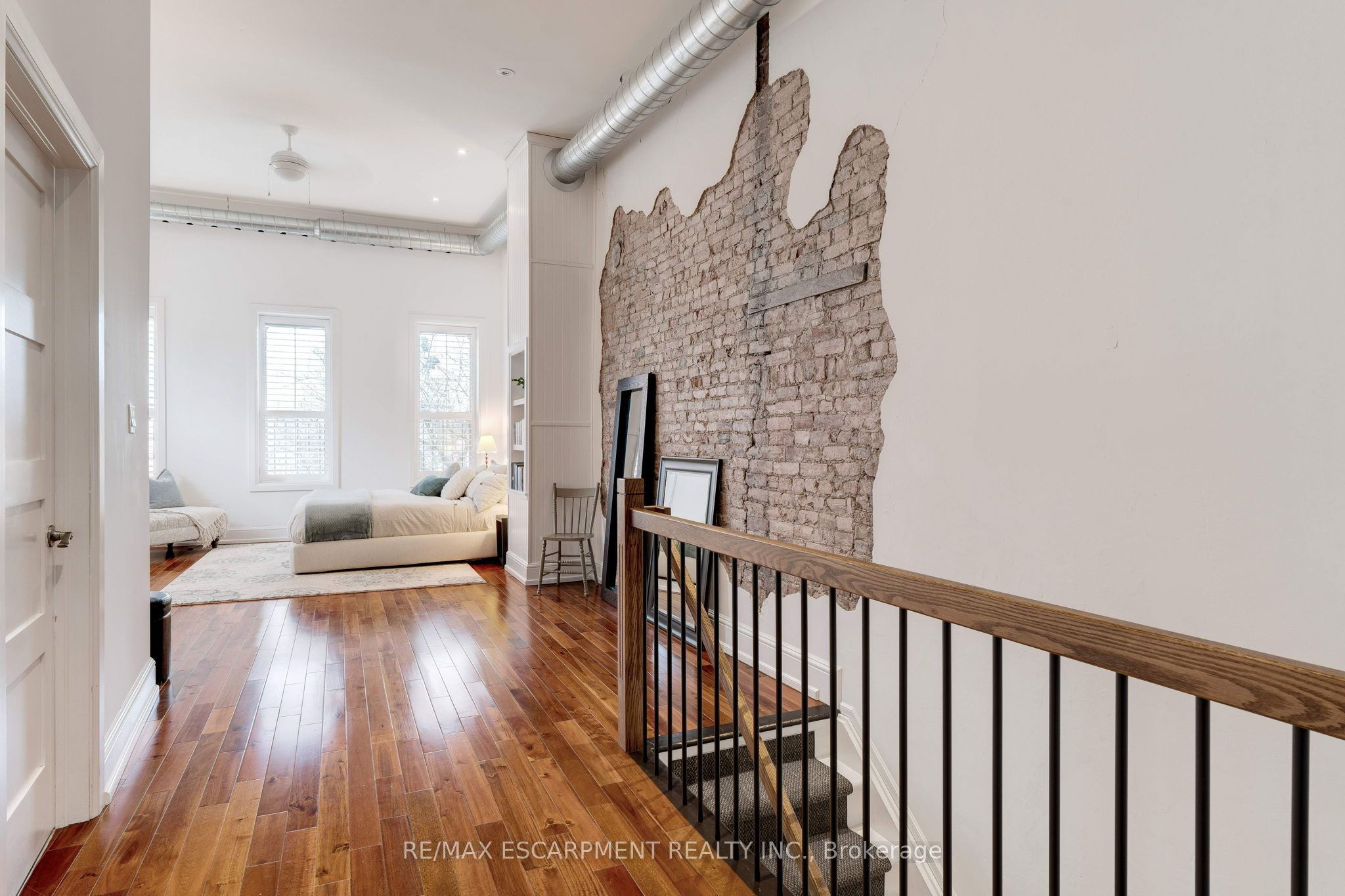 205 King Street E 2 Property Photo 32