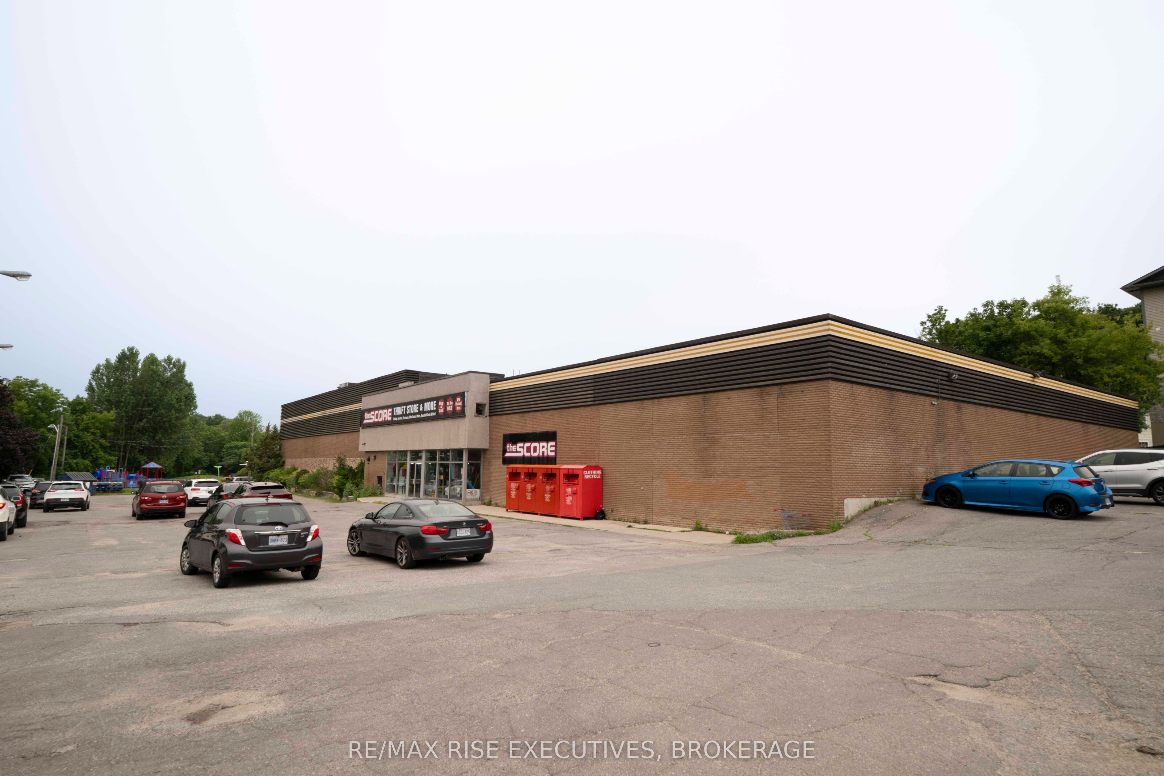260 King Street W Property Photo 3