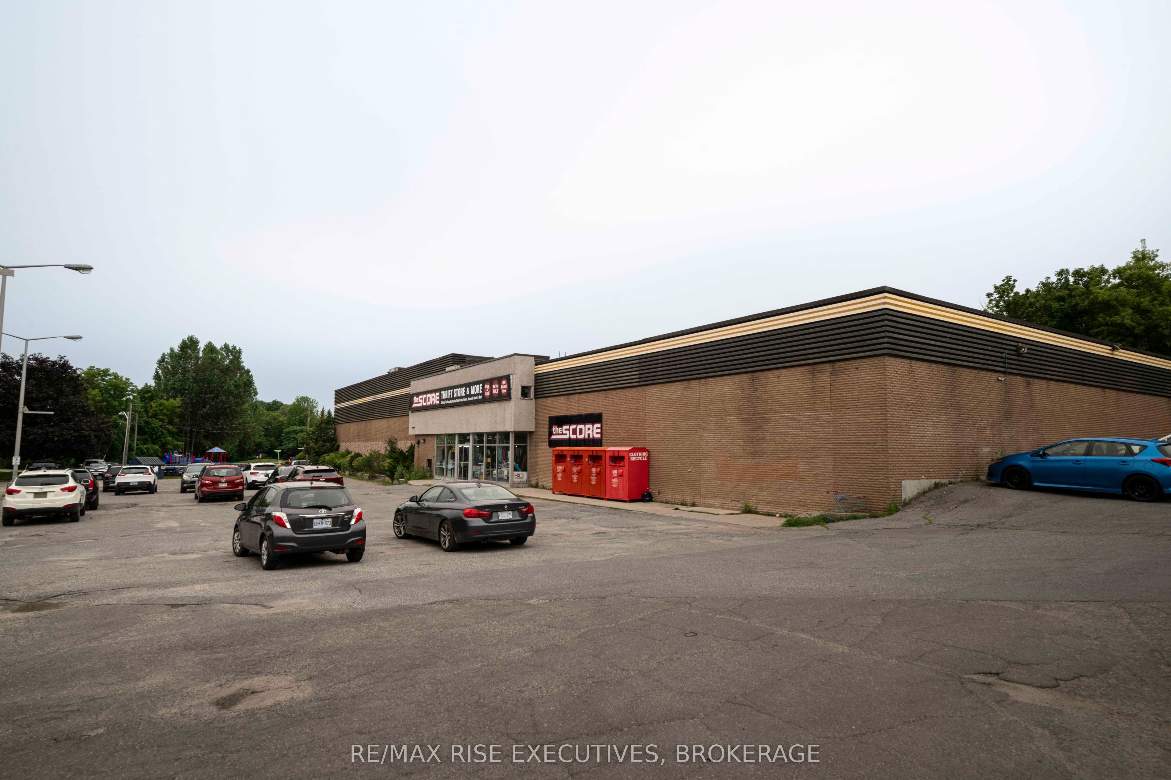 260 King Street W Property Photo 4