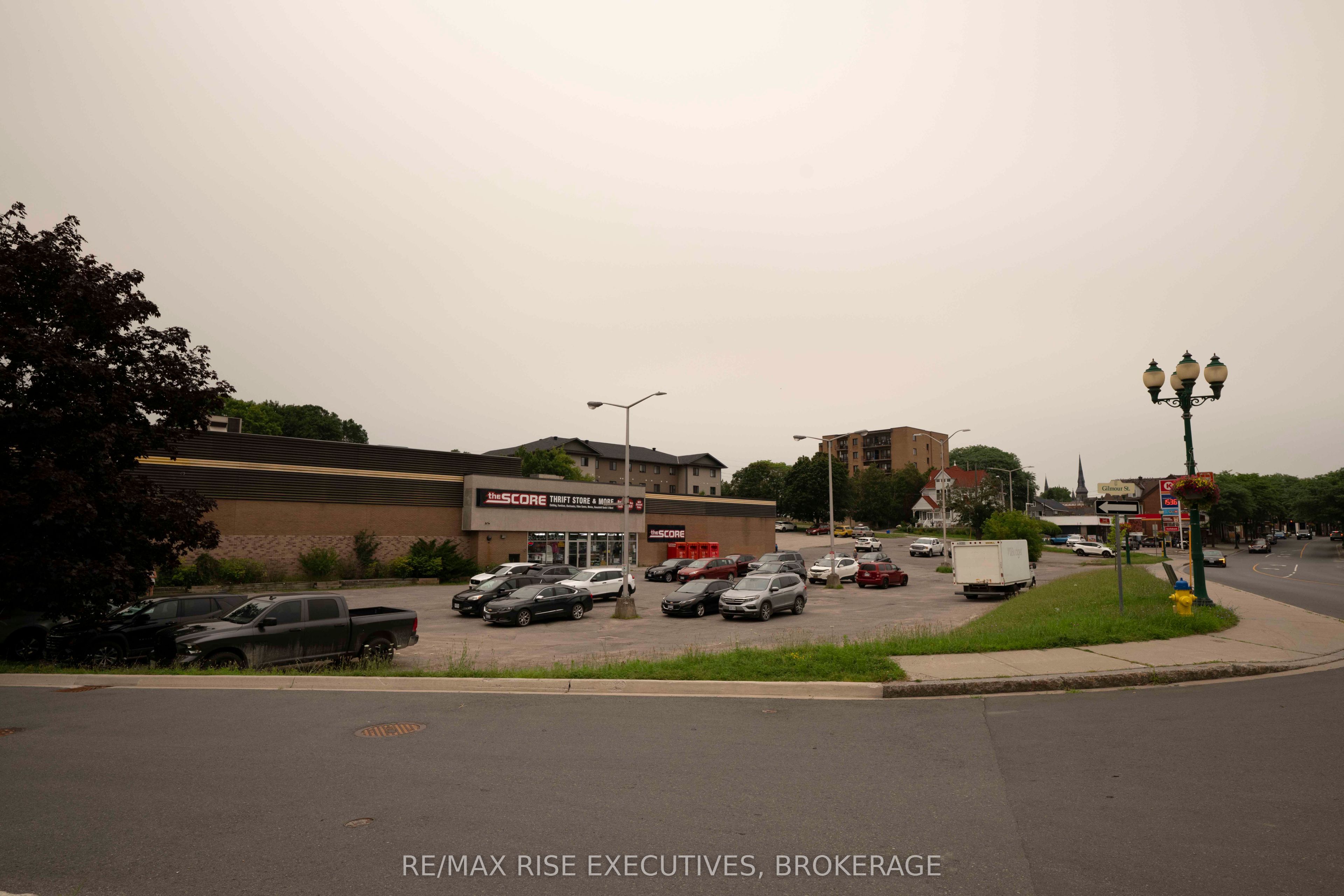 260 King Street W Property Photo 5