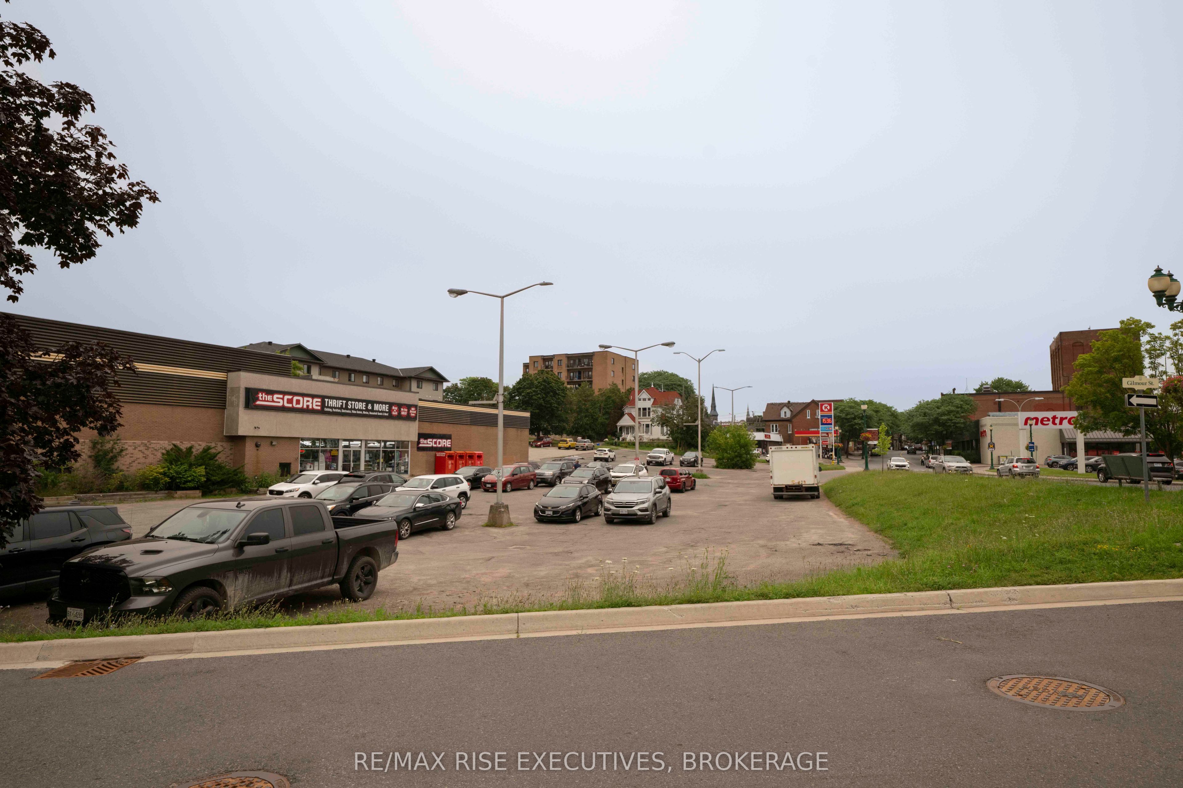 260 King Street W Property Photo 7