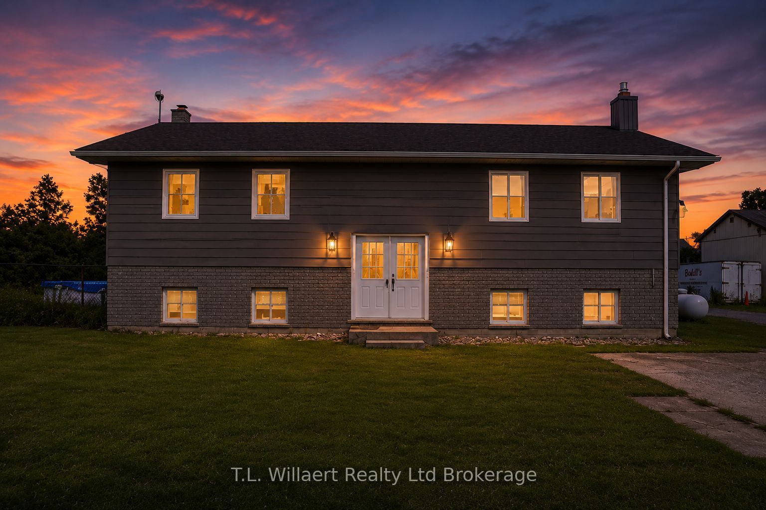 25130 Argyle Line Property Photo 2