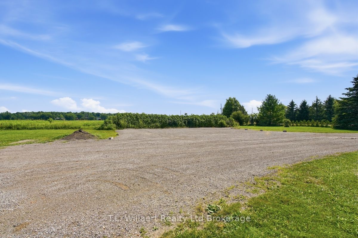 25130 Argyle Line Property Photo 4