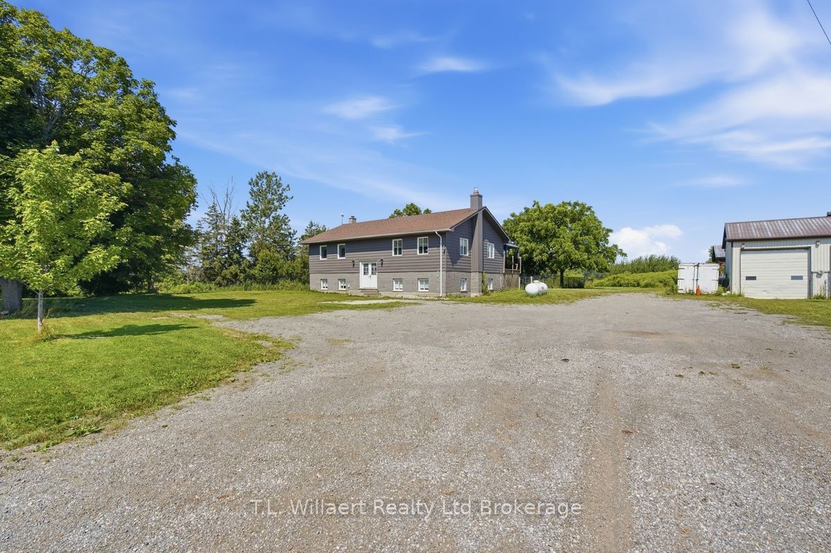 25130 Argyle Line Property Photo 6