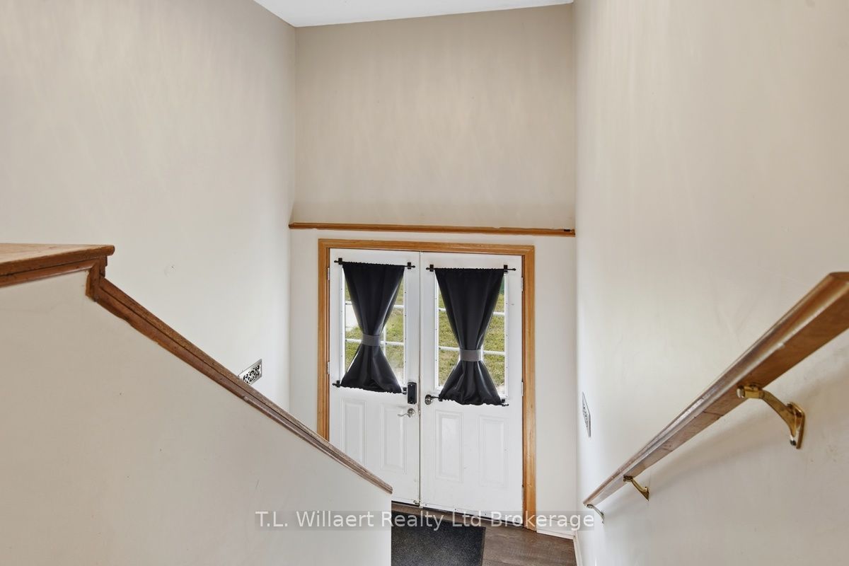 25130 Argyle Line Property Photo 7