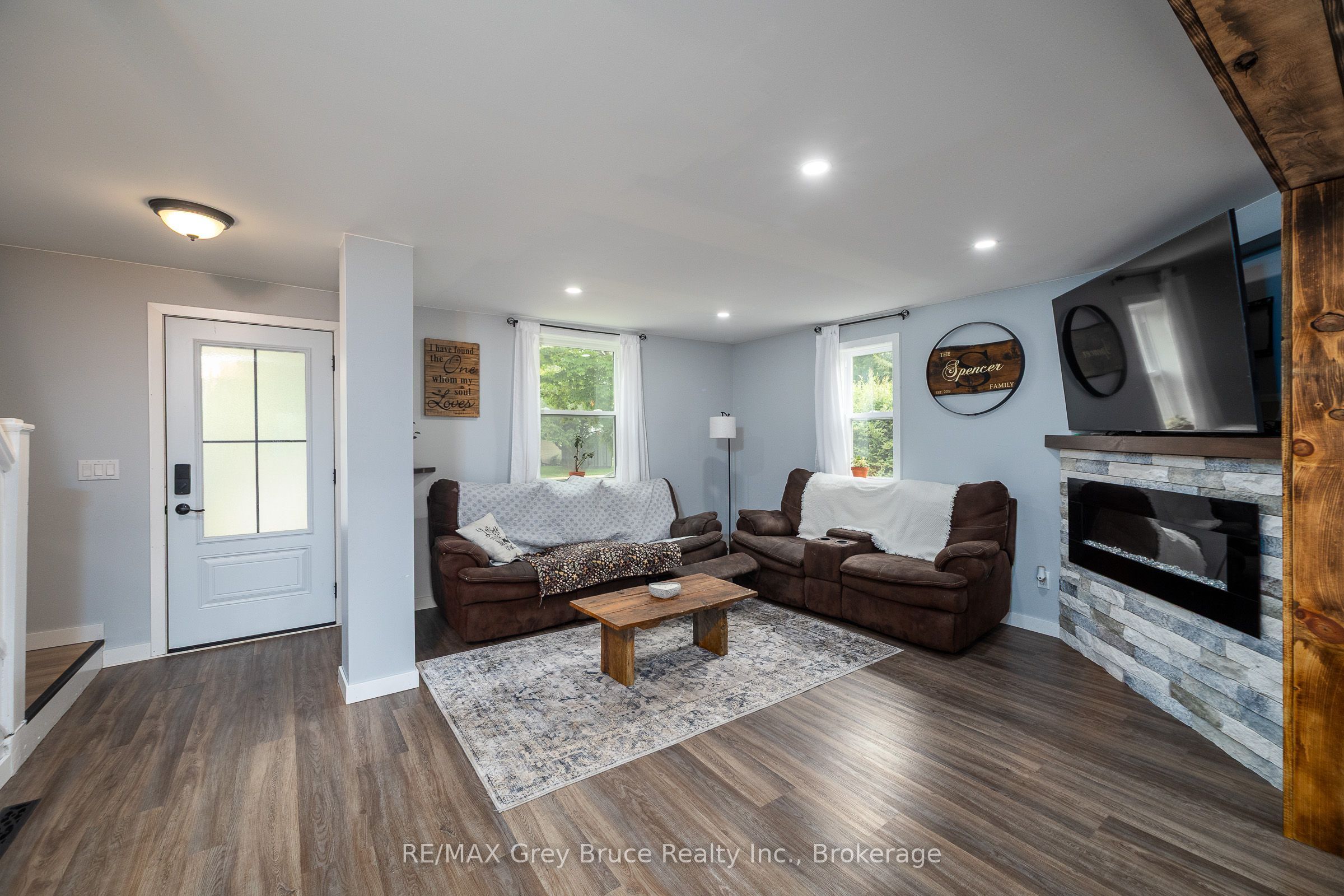 1693 8th Avenue E Property Photo 7