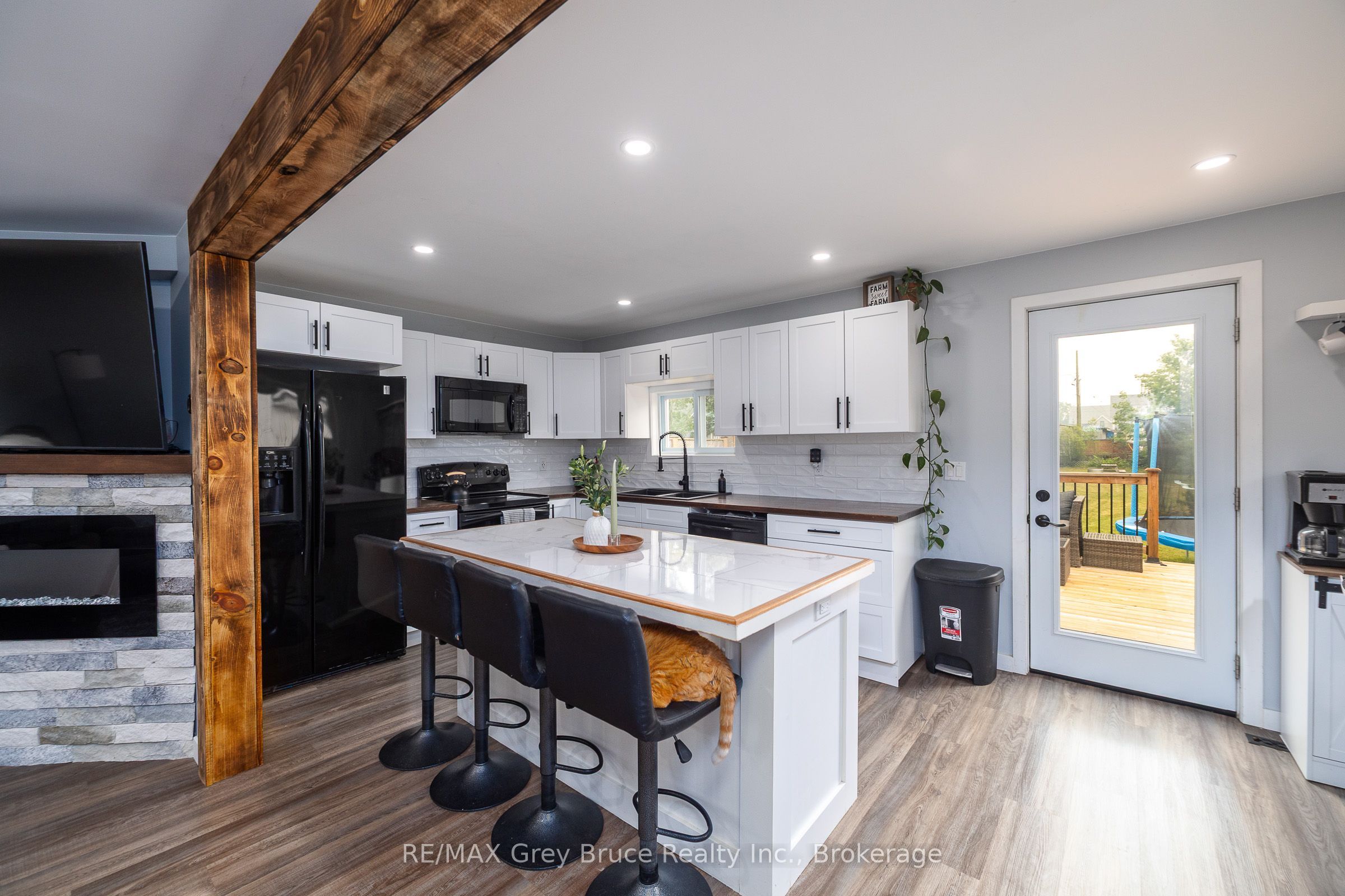 1693 8th Avenue E Property Photo 8