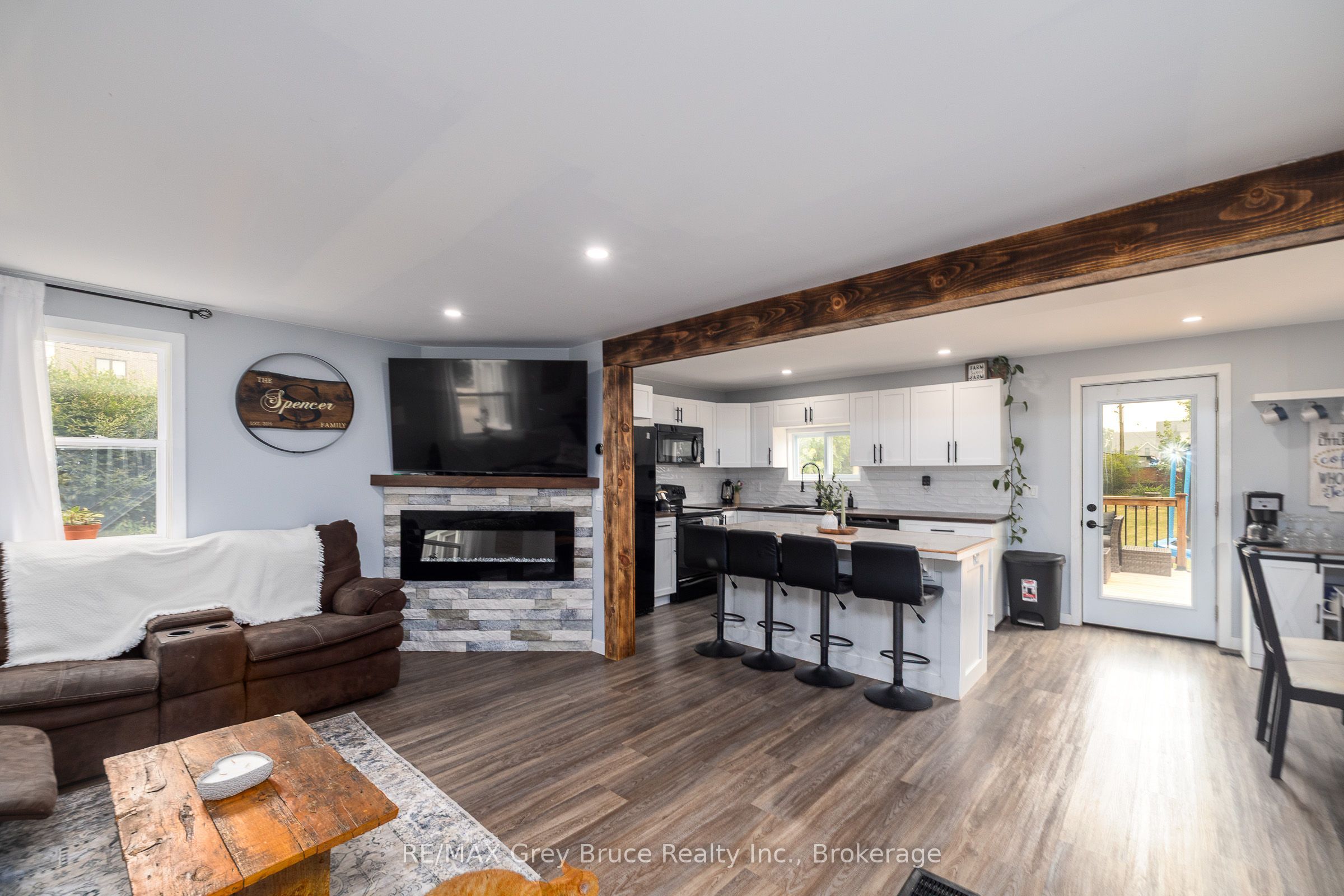 1693 8th Avenue E Property Photo 9