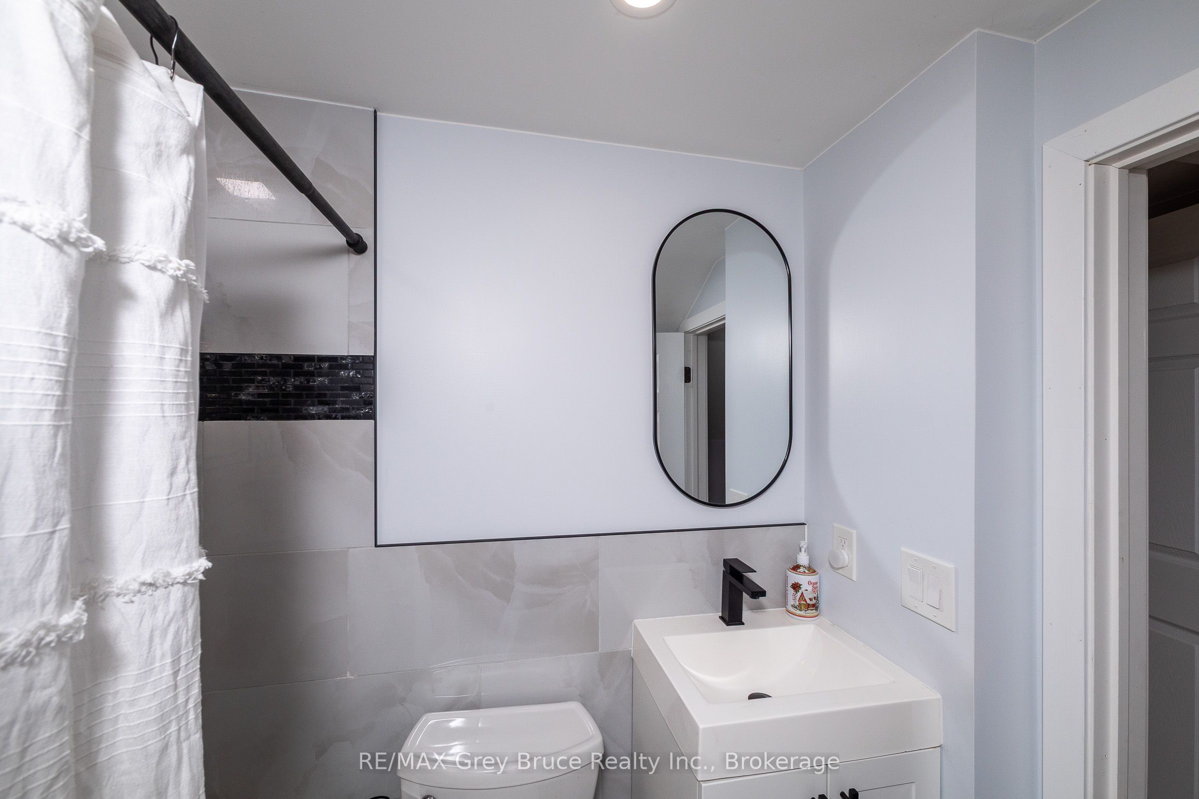 1693 8th Avenue E Property Photo 17