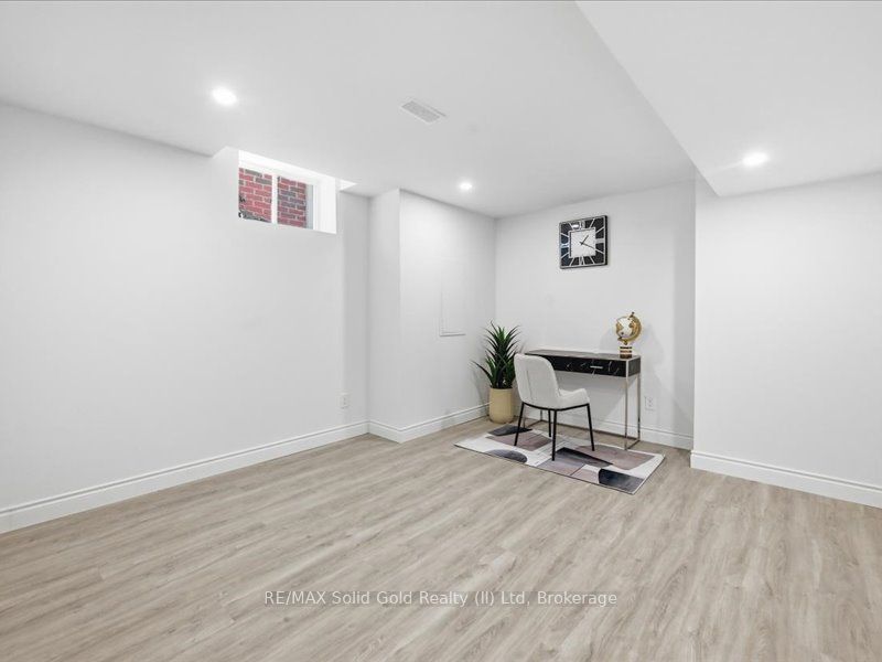 39 Avanti Crescent Property Photo 33