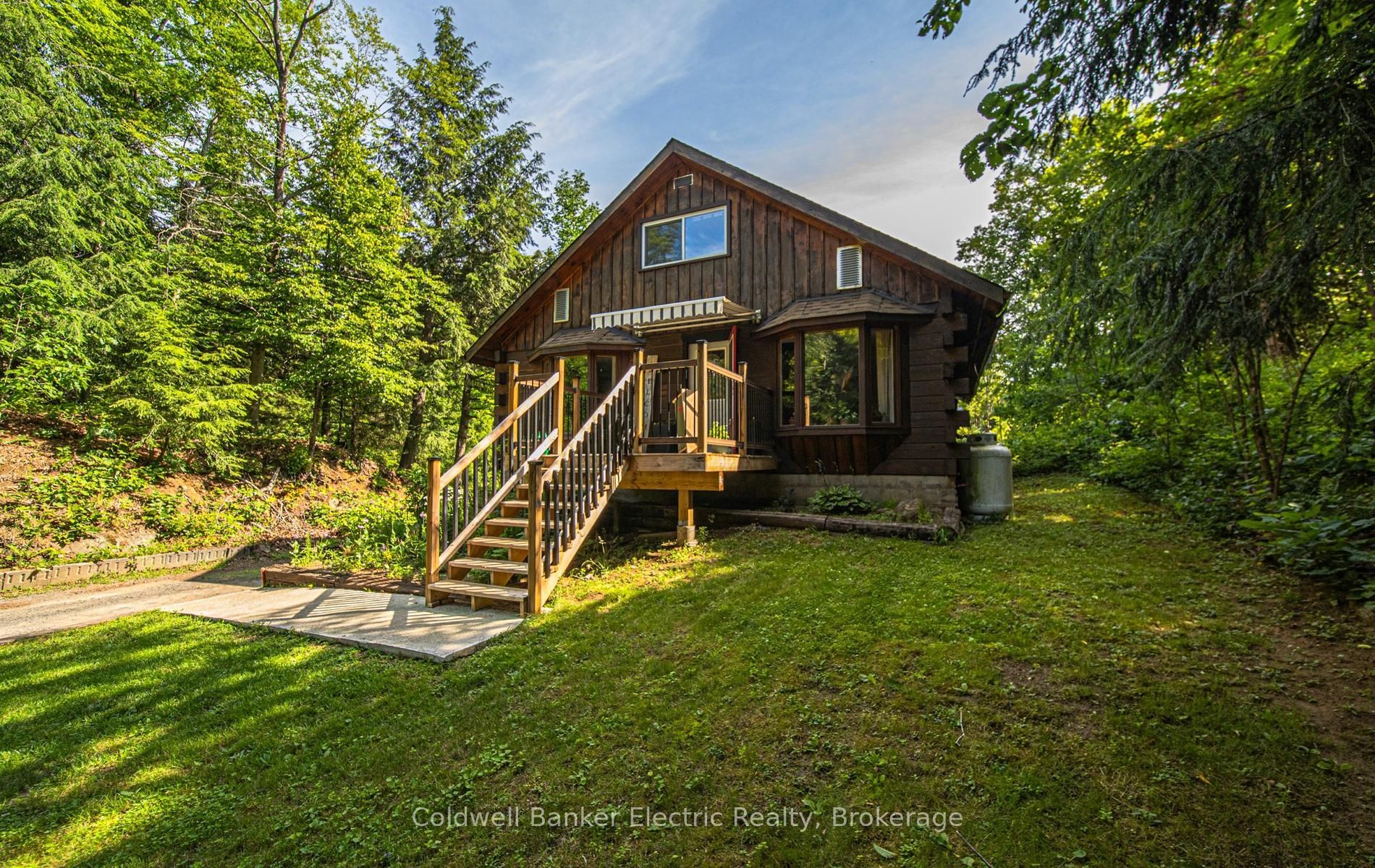 843 Jack Lake Road Property Photo 1
