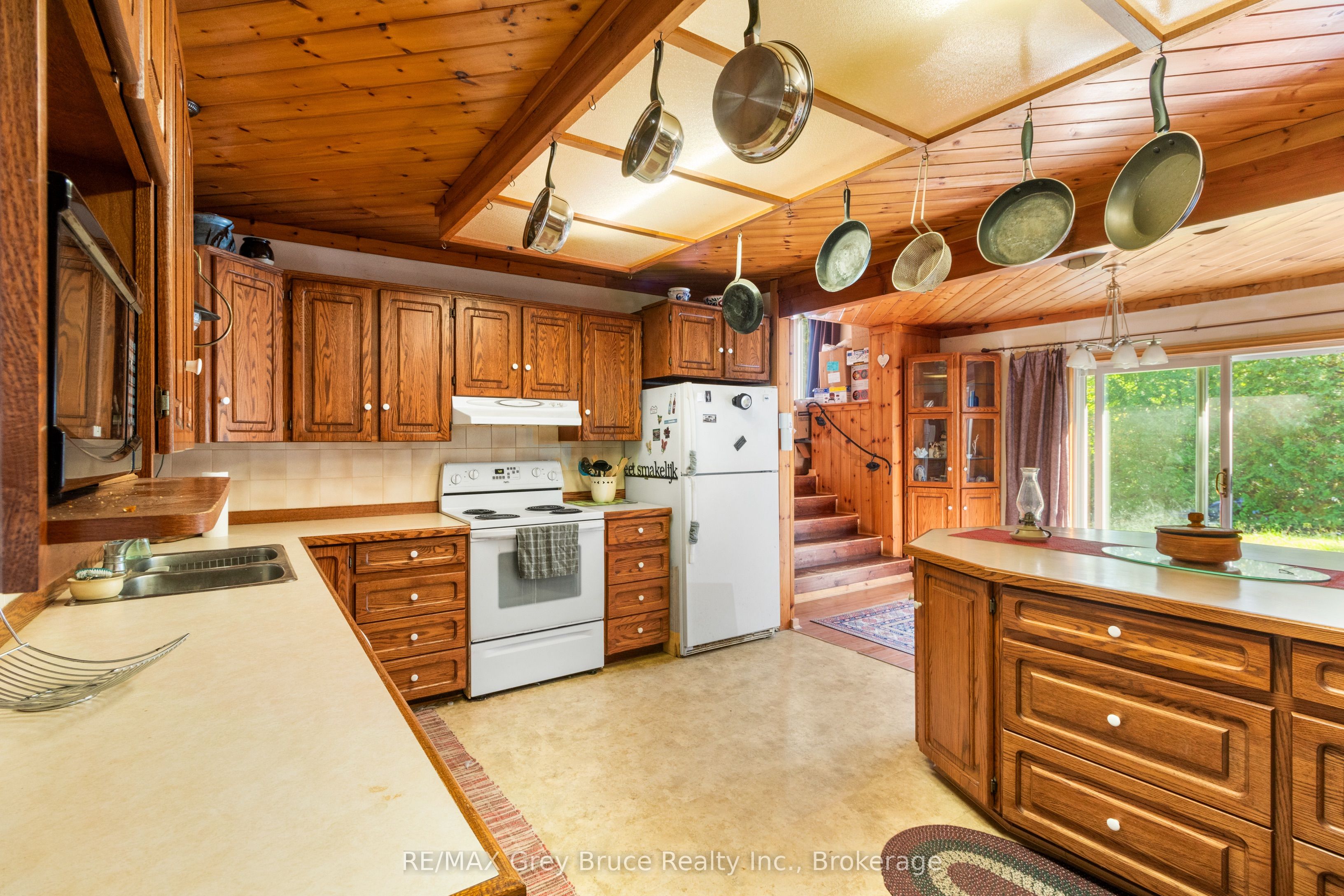 479 Dyers Bay Road Property Photo 8