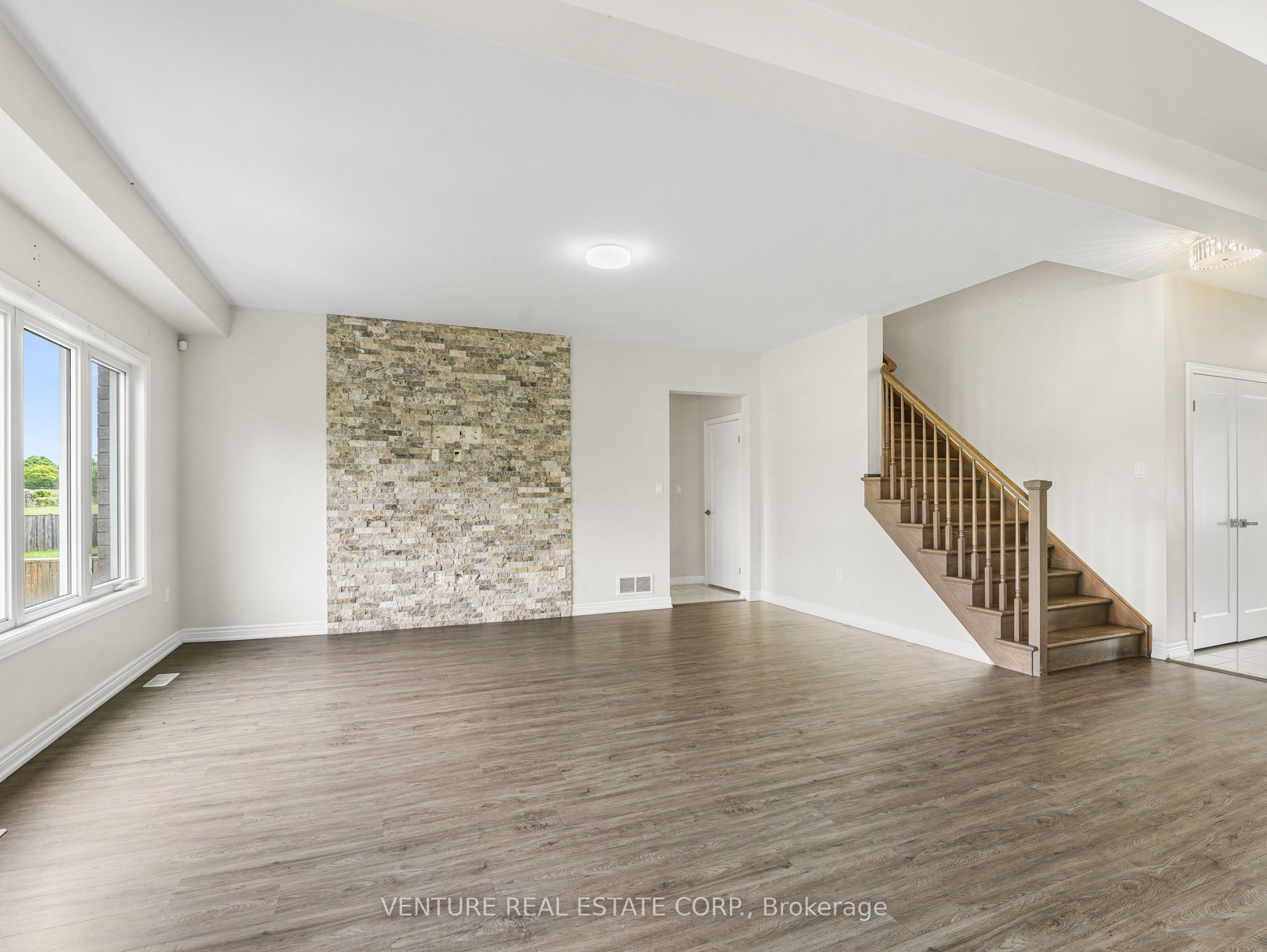 6371 Sam Iorfida Drive Property Photo 14