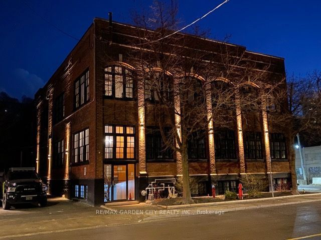 468 Cumberland Avenue Loft Property Photo 2