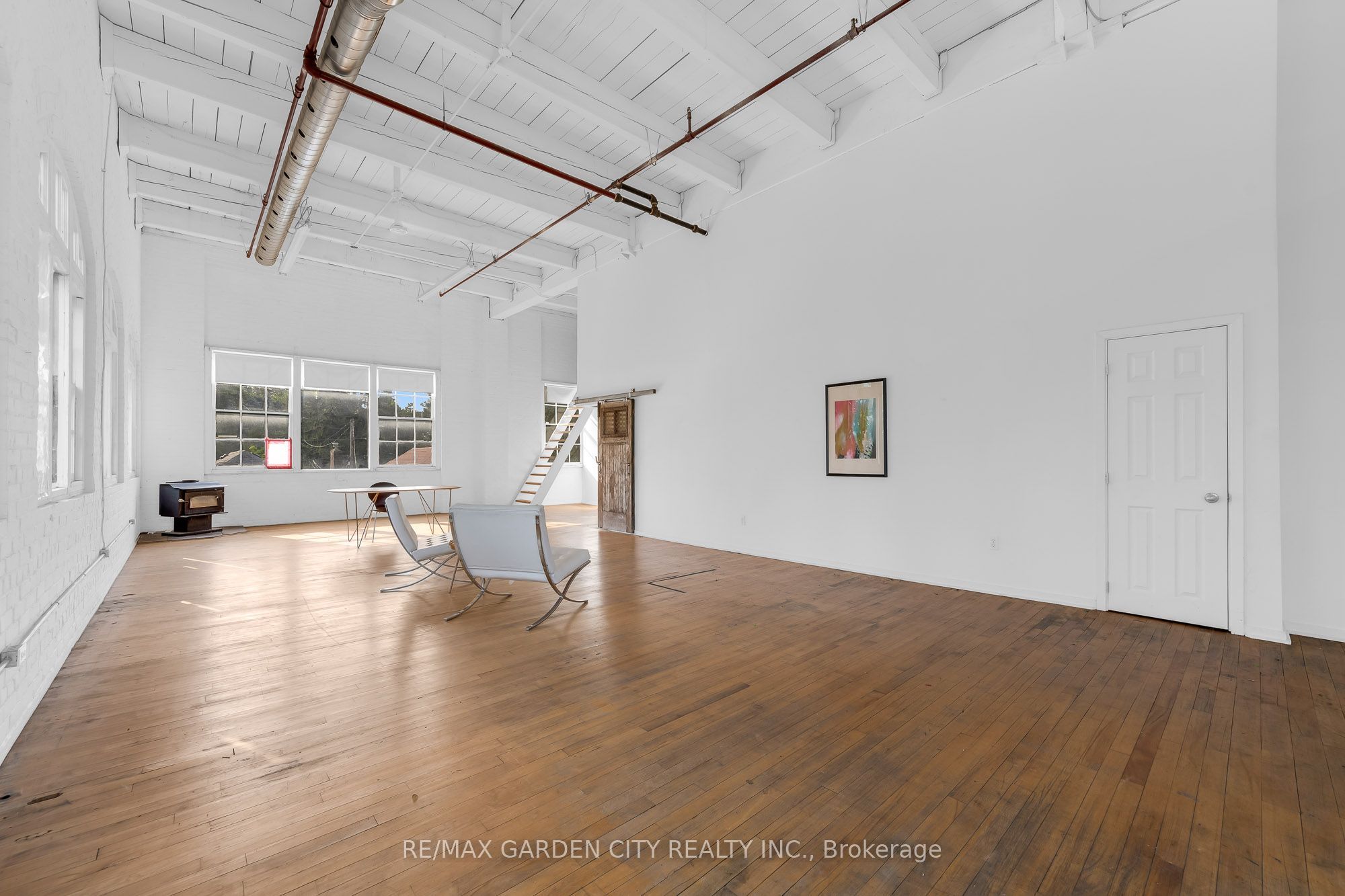 468 Cumberland Avenue Loft Property Photo 8