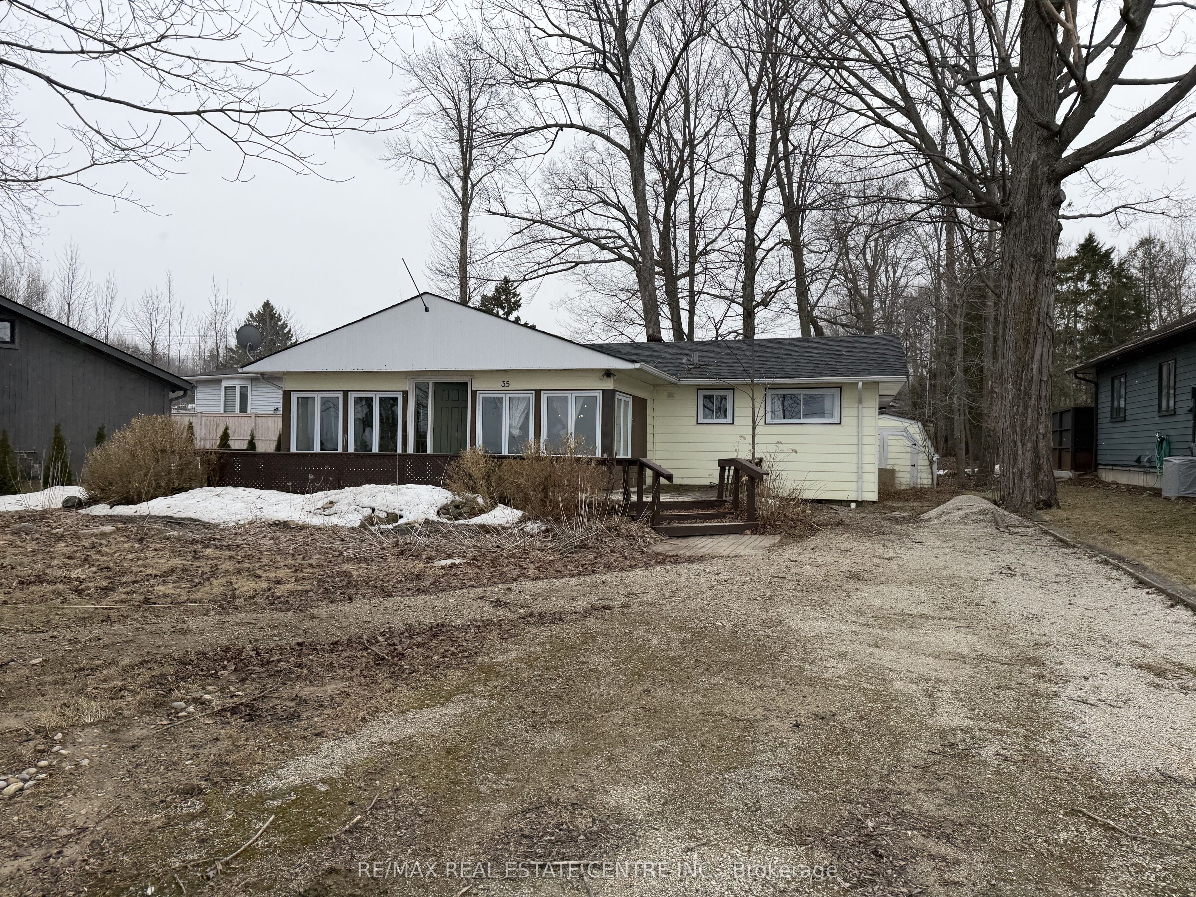 35 Lakeside Avenue Property Photo 1