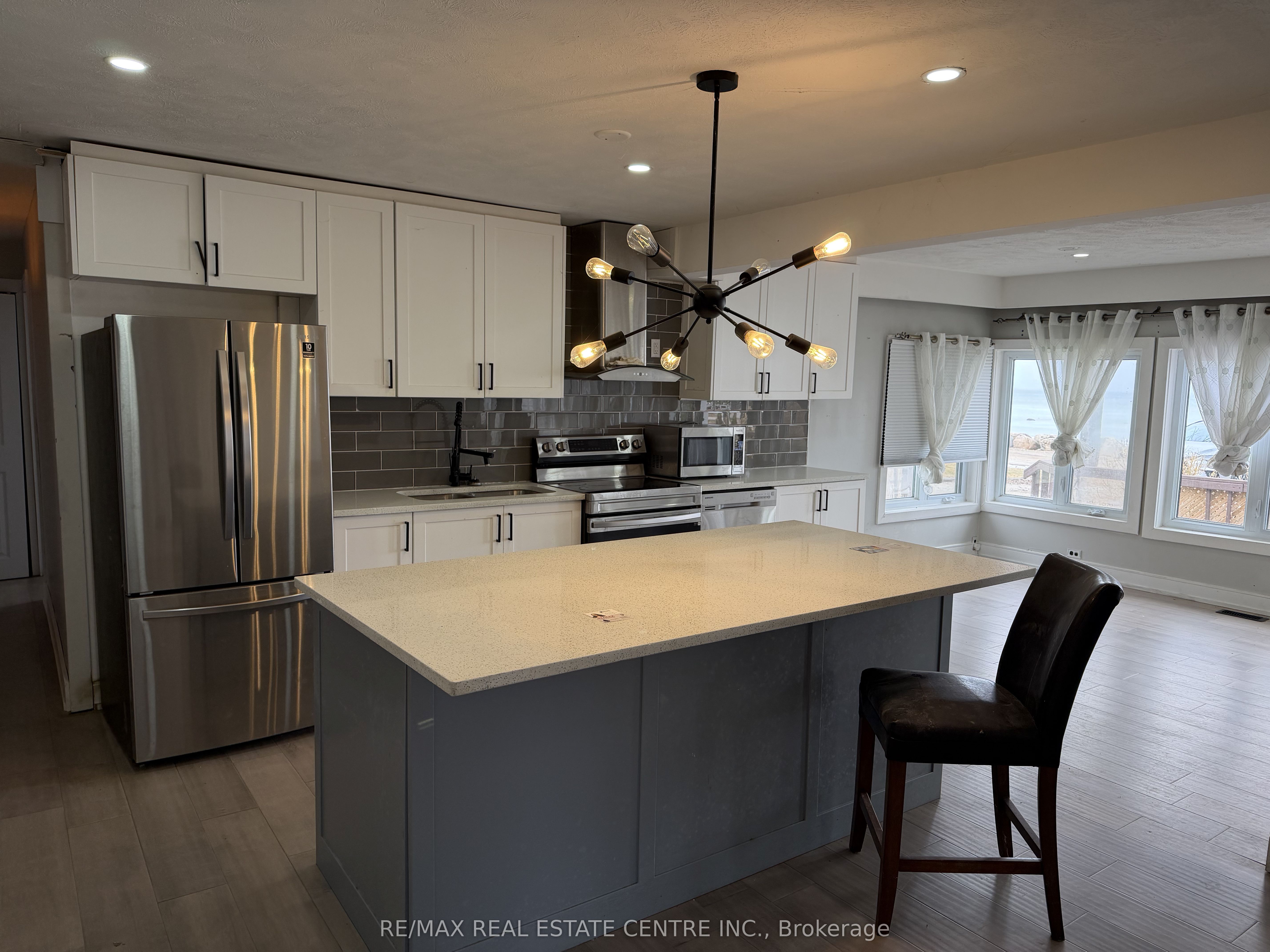 35 Lakeside Avenue Property Photo 5